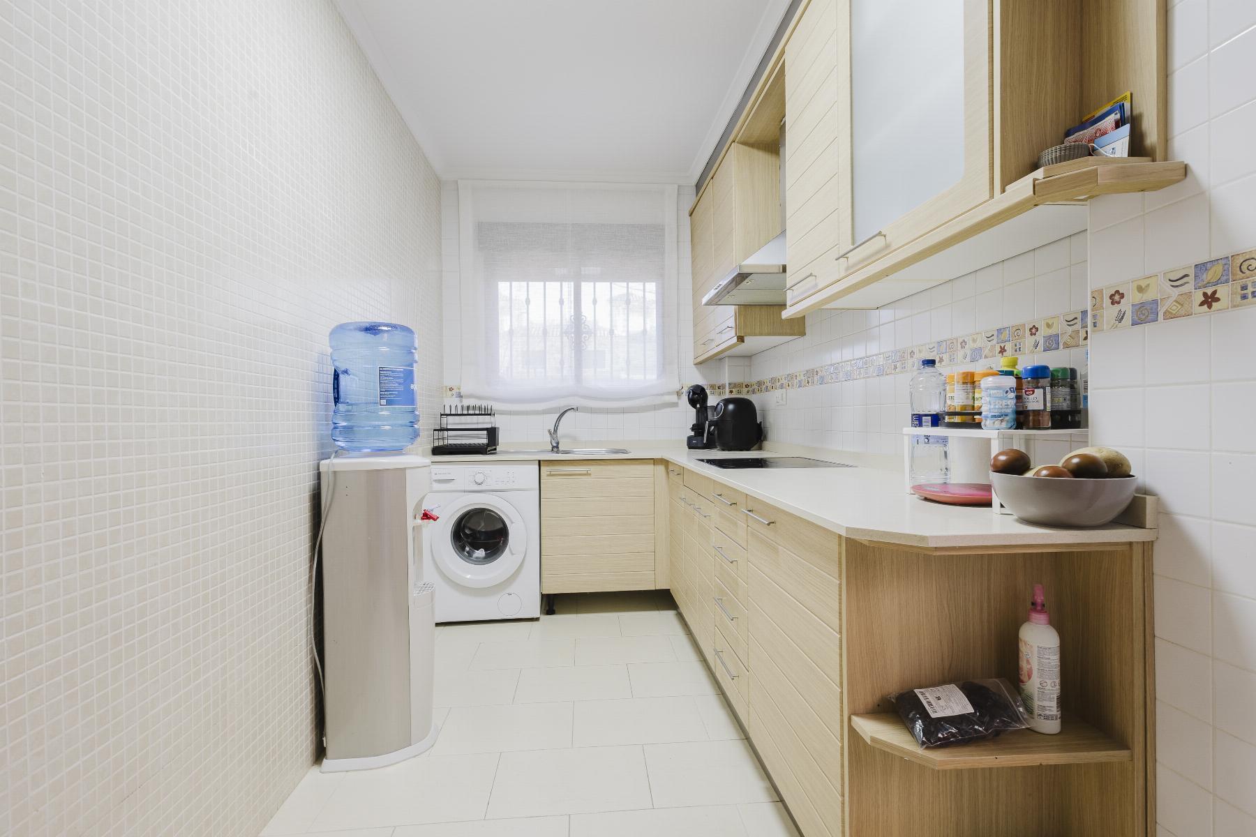 Chalet independiente con piscina privada en Aguas Nuevas, Torrevieja — 2 dorm.