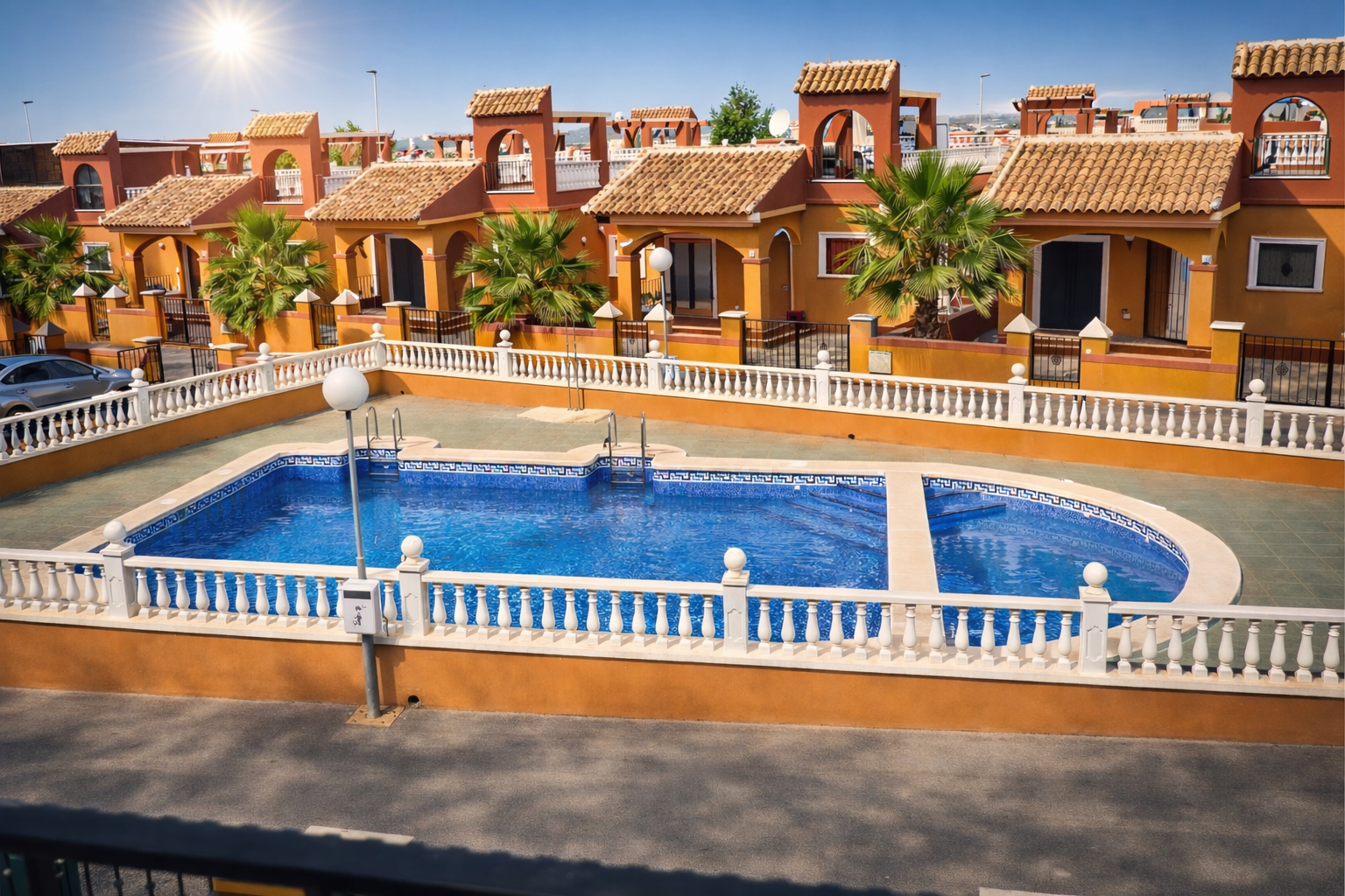 Chalet independiente con piscina privada en Aguas Nuevas, Torrevieja — 2 dorm.