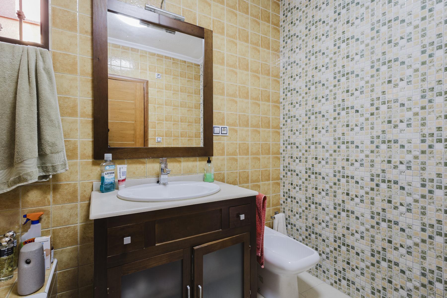 Chalet independiente con piscina privada en Aguas Nuevas, Torrevieja — 2 dorm.