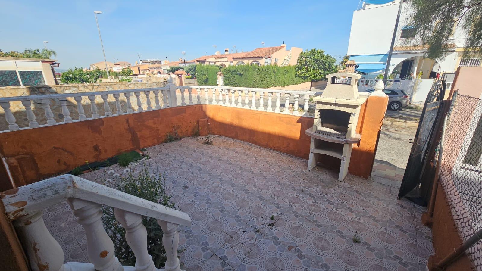 Dúplex con gran terraza solárium en El Chaparral, Torrevieja — 3 dorm.