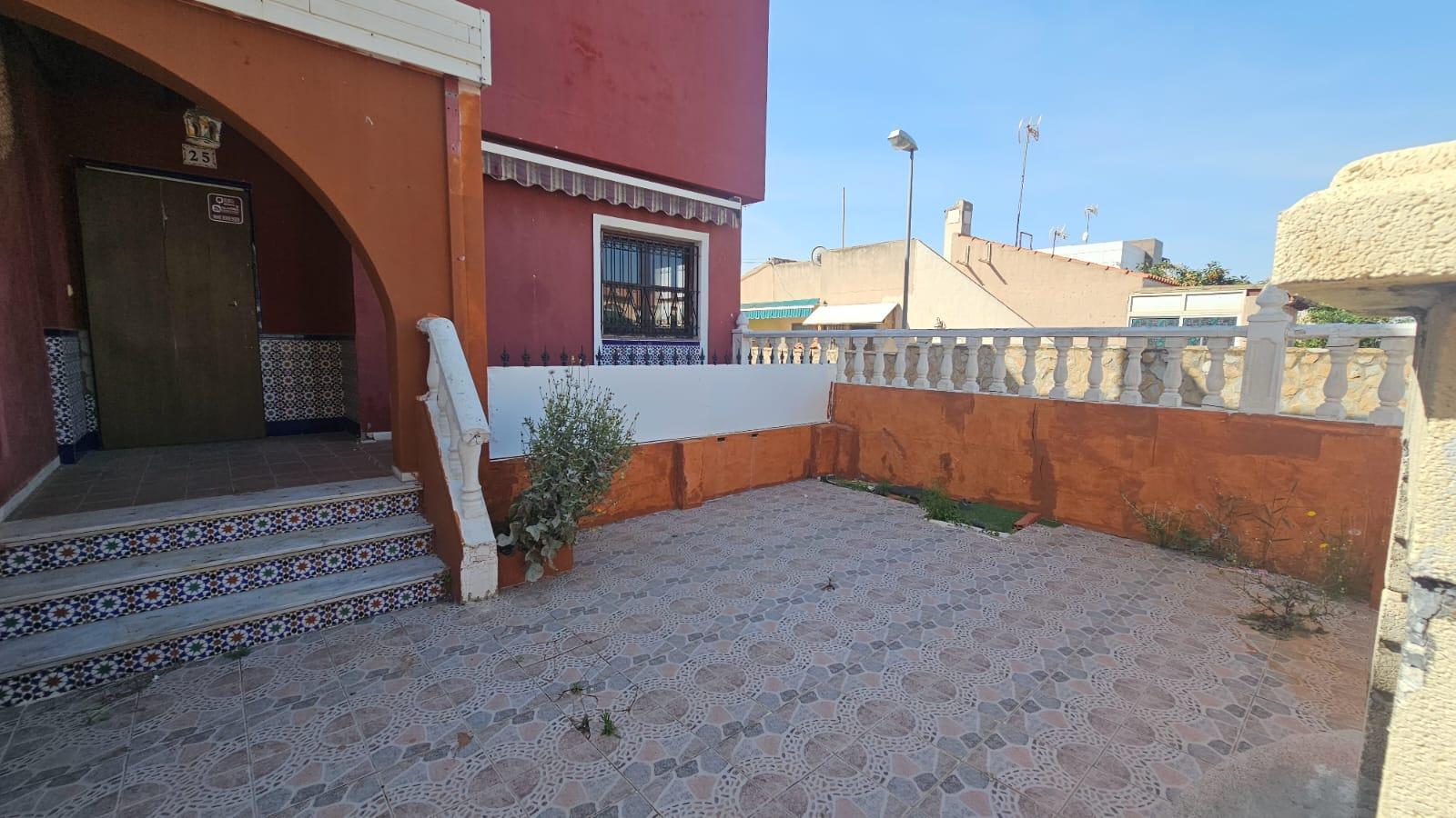 Dúplex con gran terraza solárium en El Chaparral, Torrevieja — 3 dorm.