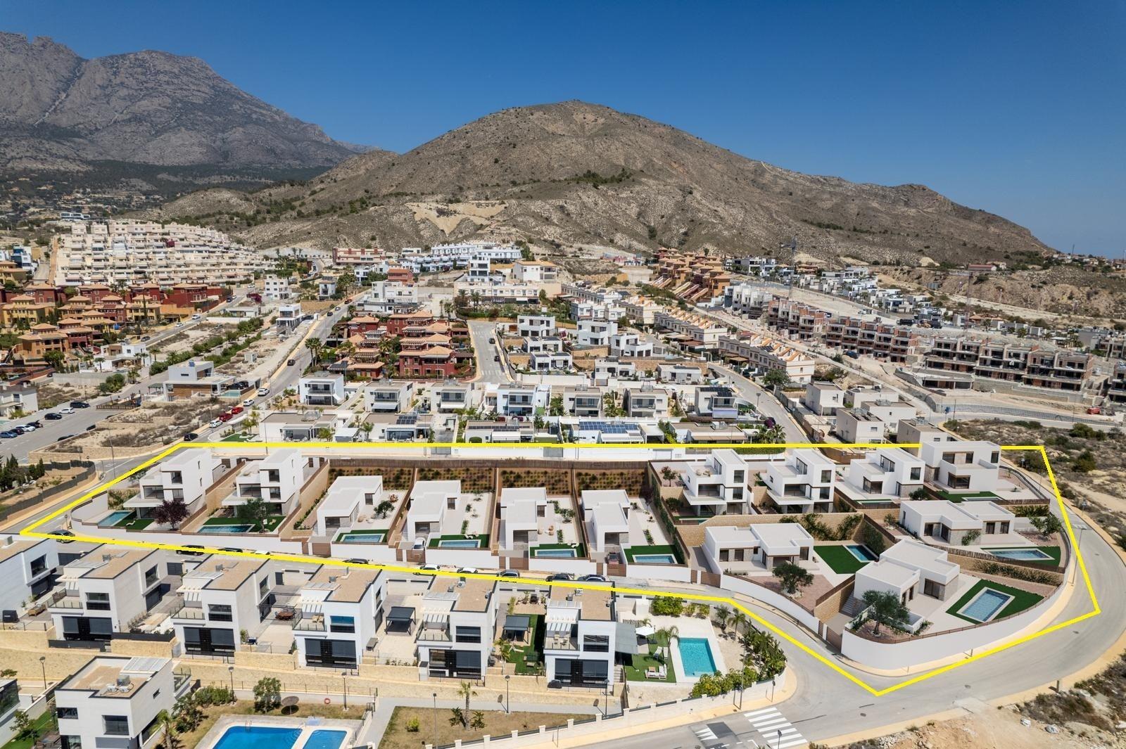 Villa de diseño con piscina privada y vistas panorámicas en Finestrat - 3 dorm.