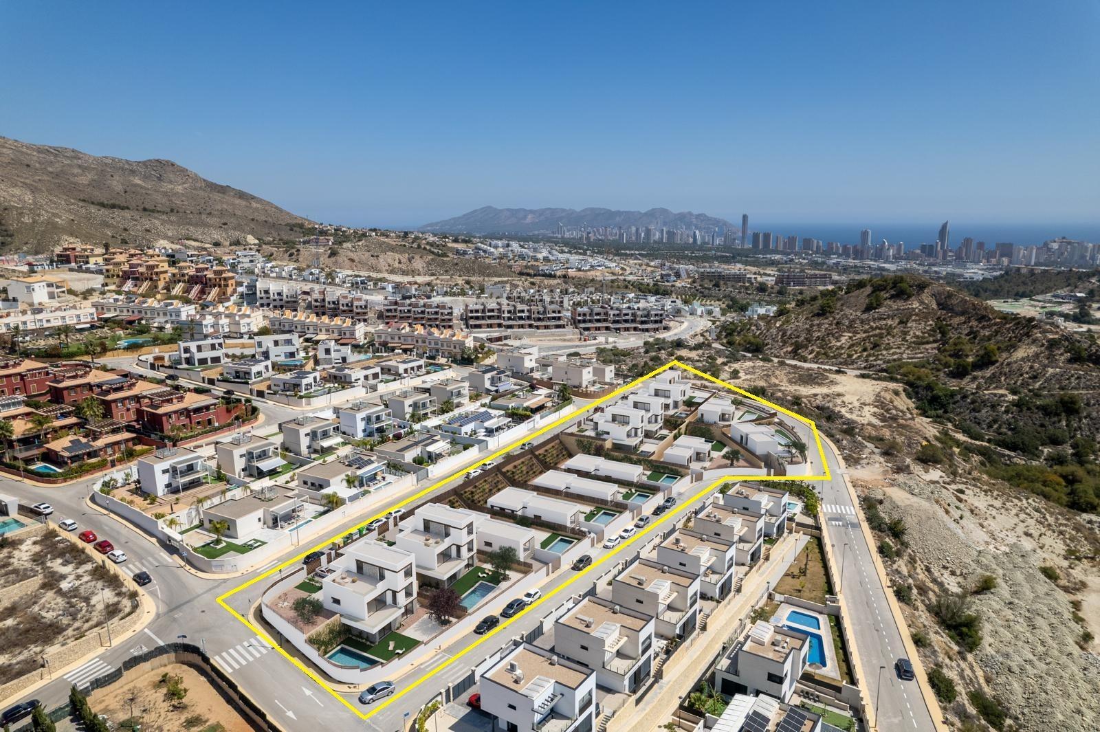 Villa de lujo con piscina y vistas al mar en Finestrat — 3 dorm. y 457m² parcela