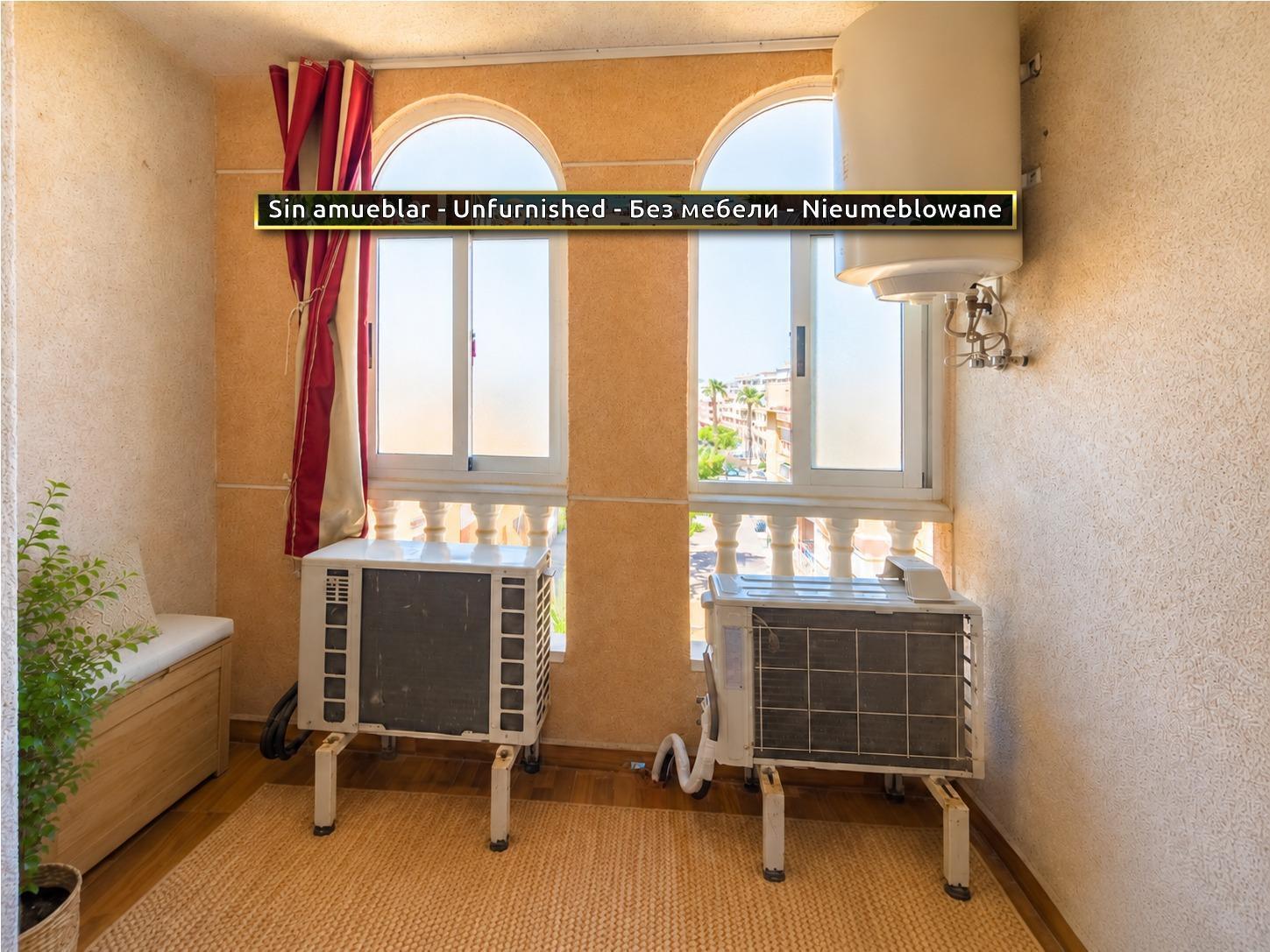 Apartamento reformado en Parque de las Naciones con garaje y terraza acristalada