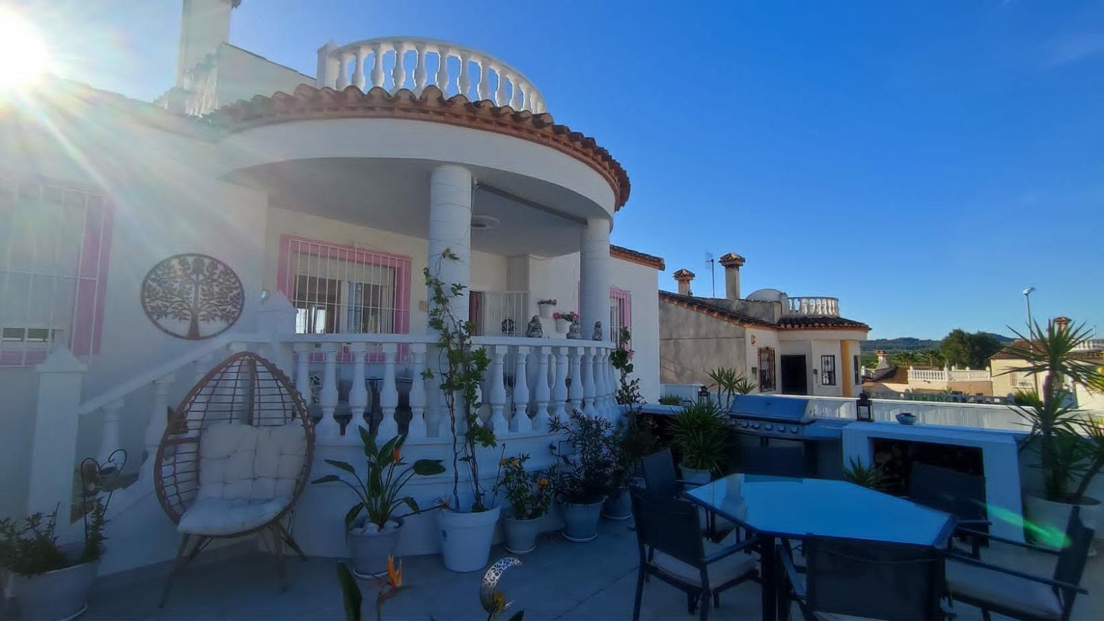 Villa renovada con piscina privada y vistas al mar en Lo Rufete — 3 dorm.