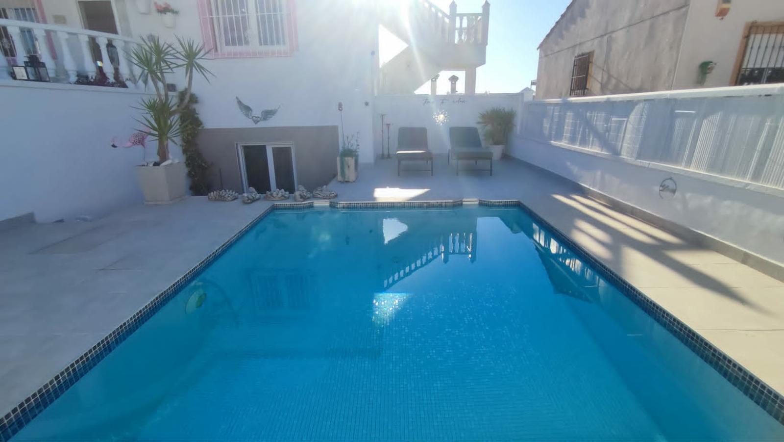 Villa renovada con piscina privada y vistas al mar en Lo Rufete — 3 dorm.