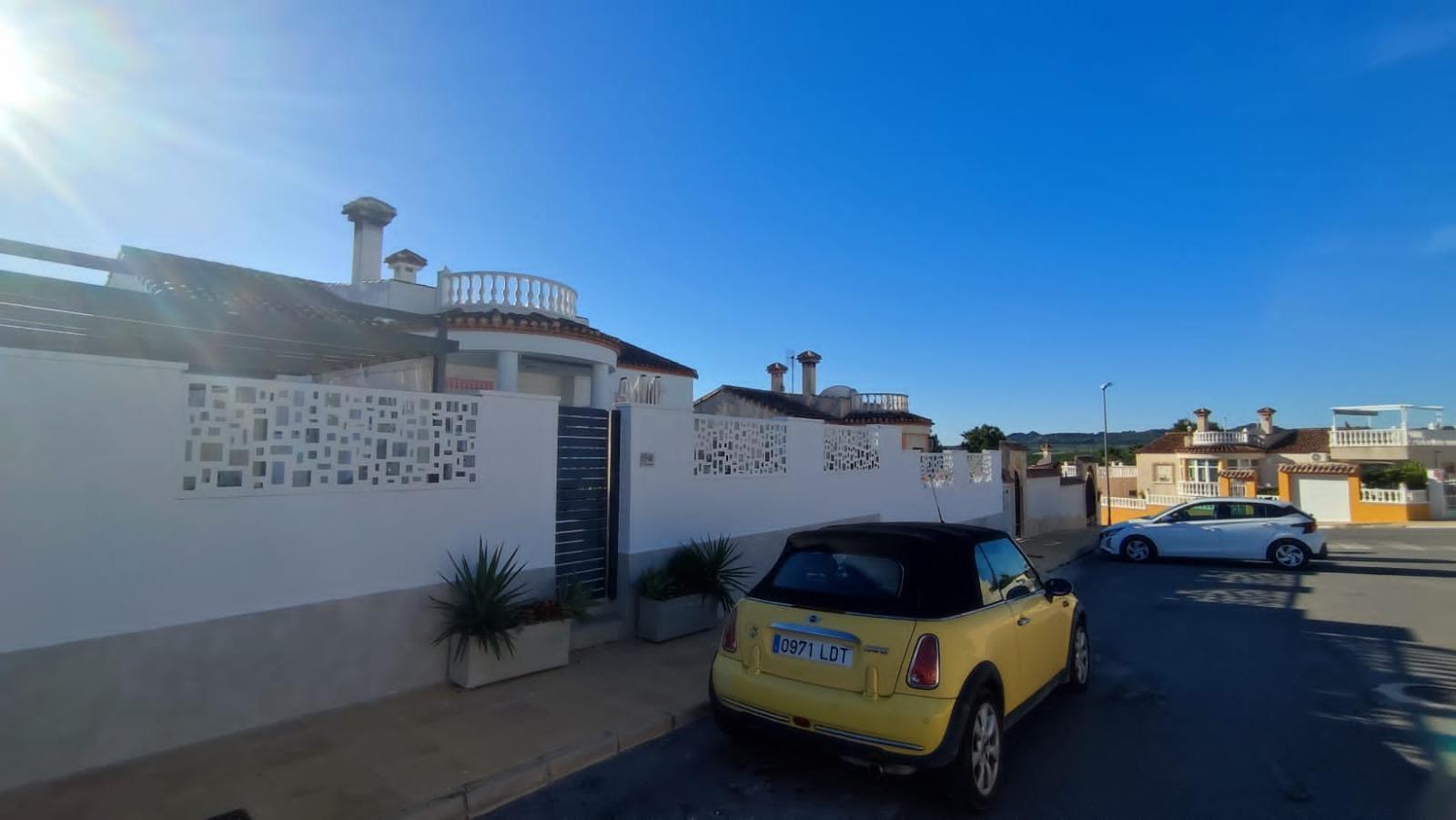 Villa renovada con piscina privada y vistas al mar en Lo Rufete — 3 dorm.