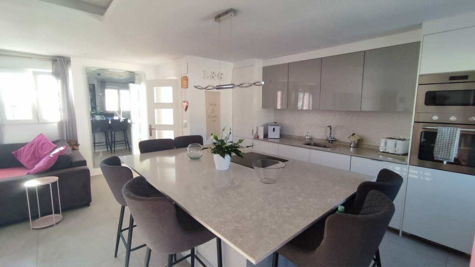 Villa renovada con piscina privada y vistas al mar en Lo Rufete — 3 dorm.