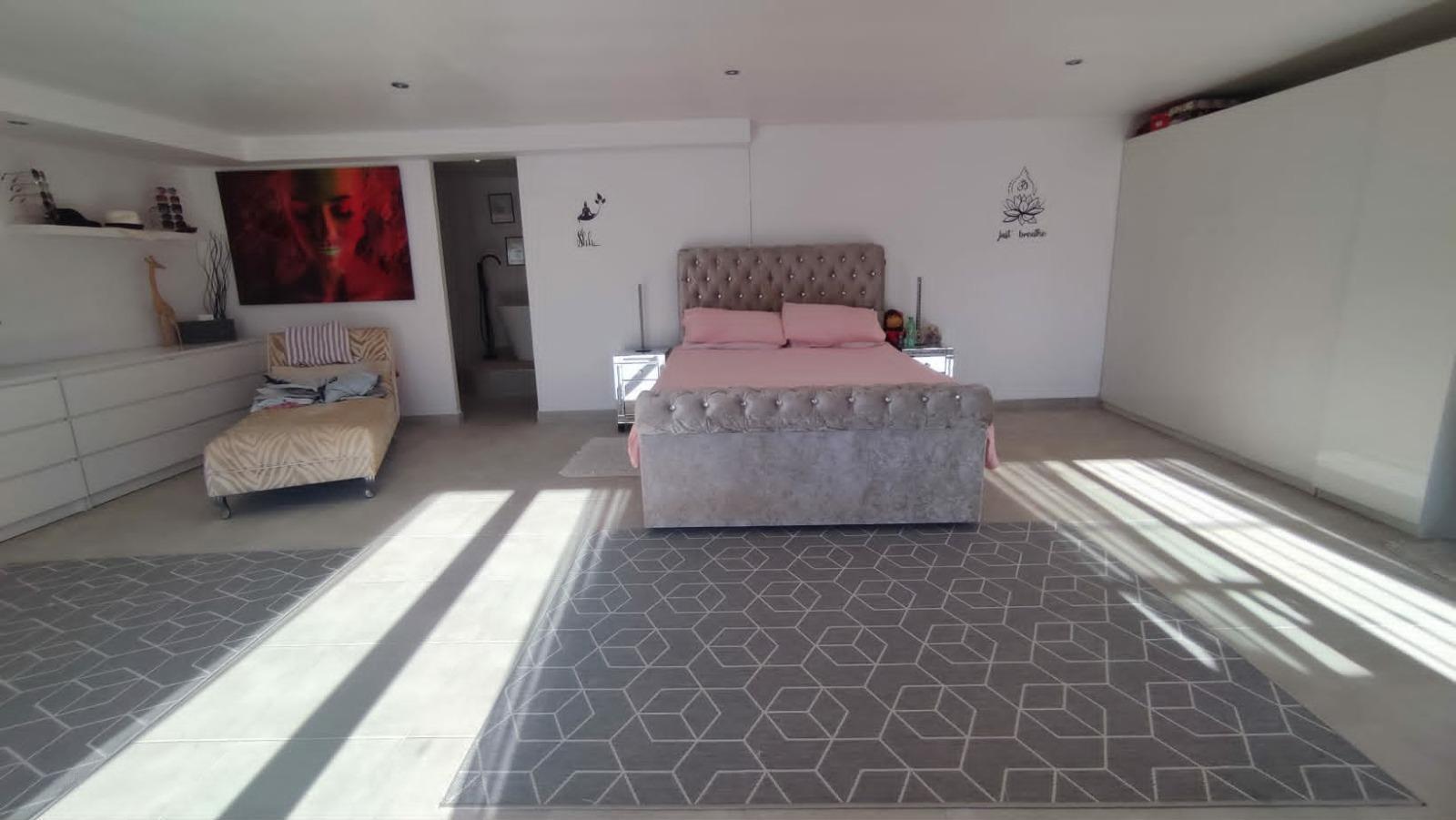 Villa renovada con piscina privada y vistas al mar en Lo Rufete — 3 dorm.