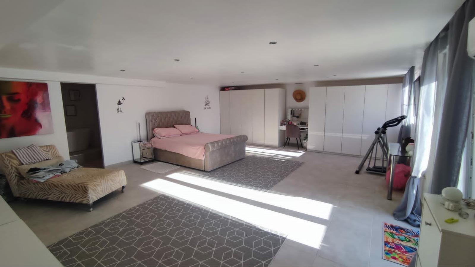 Villa renovada con piscina privada y vistas al mar en Lo Rufete — 3 dorm.