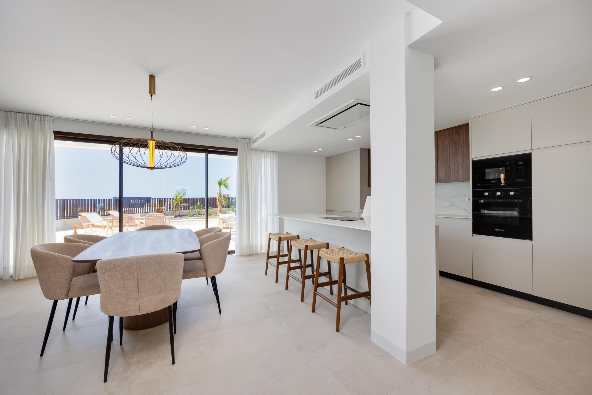 Villa de obra nueva en Mutxamel con piscina privada y vistas al mar - 3 Dorm.