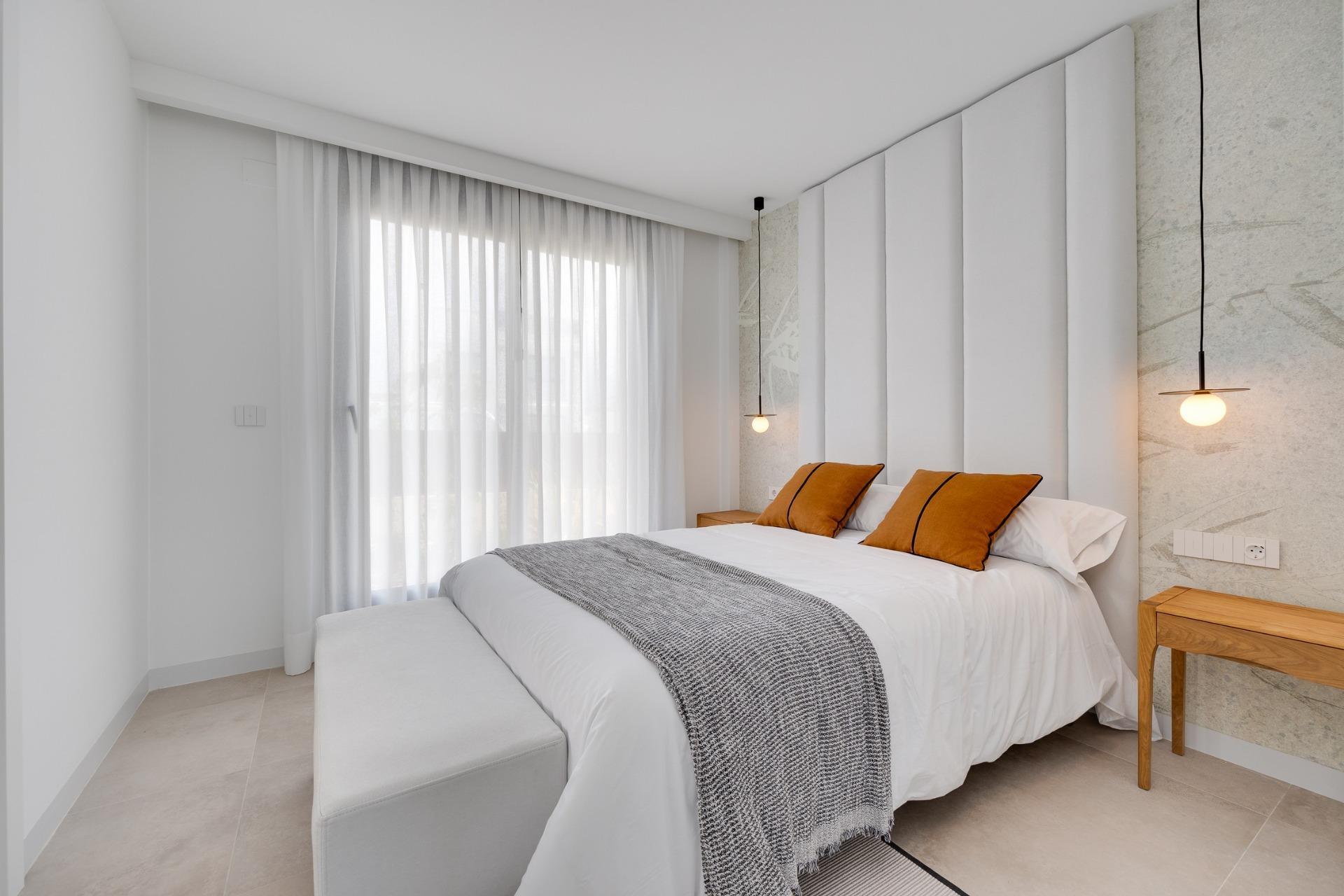 Villa de obra nueva en Mutxamel con piscina privada y vistas al mar - 3 Dorm.