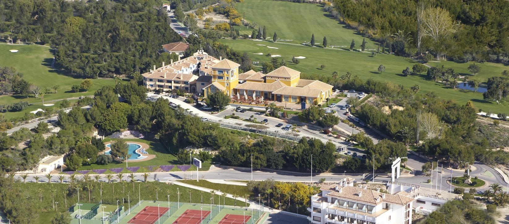 Apartamento de obra nueva con piscina privada en Lomas de Campoamor — 2 dorm.