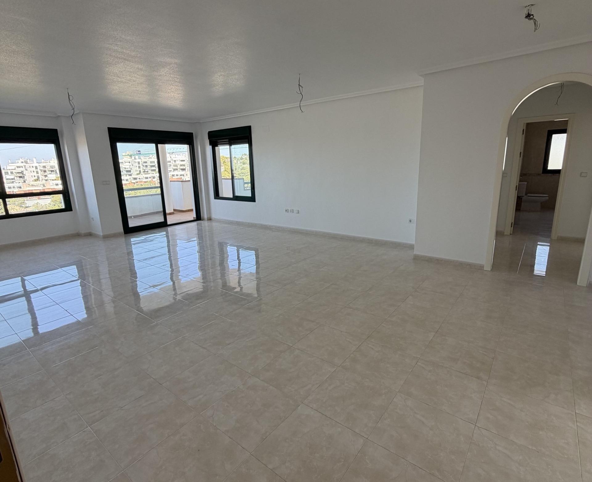 Apartamento de obra nueva con piscina privada en Lomas de Campoamor — 2 dorm.