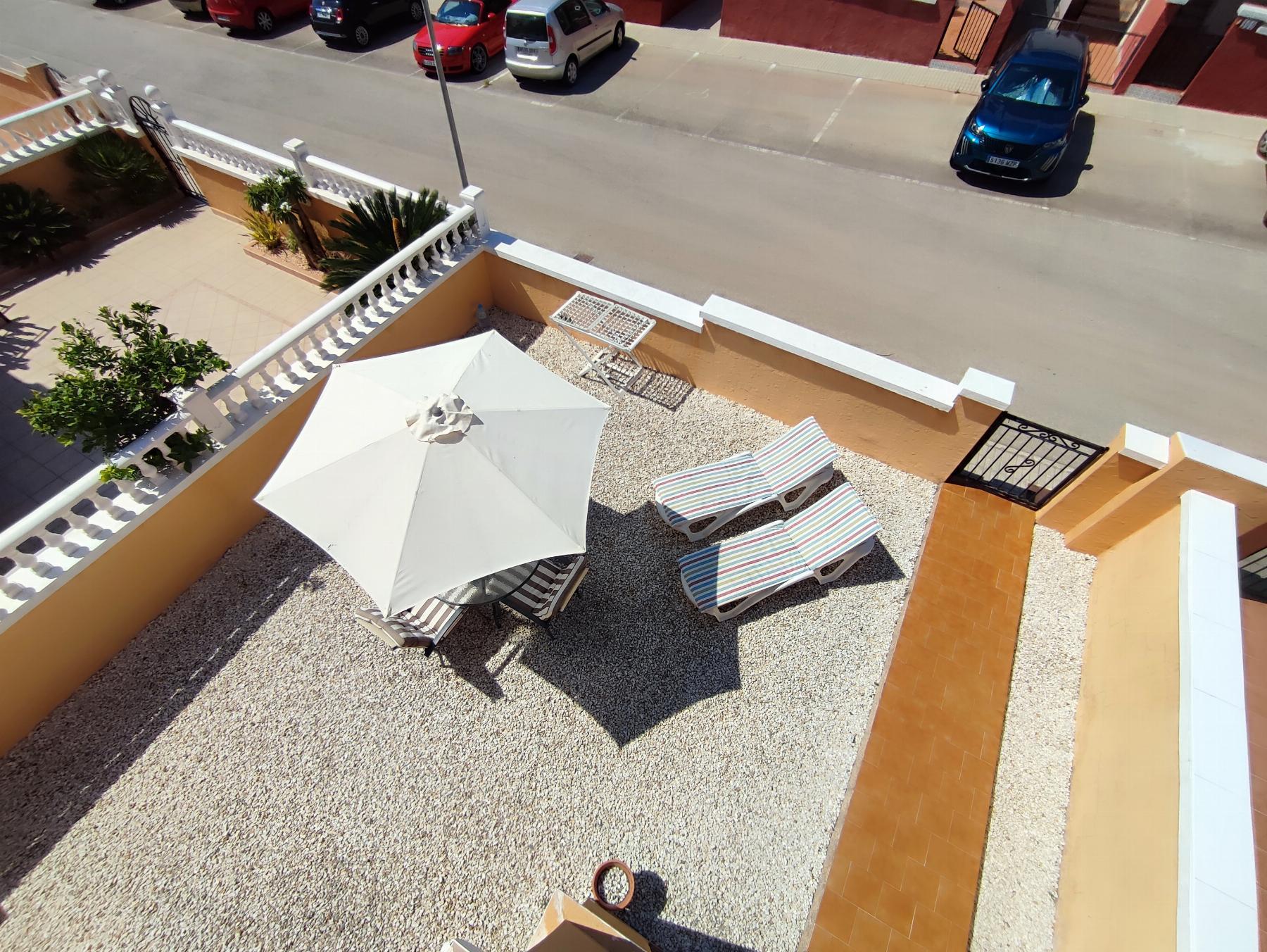 Dúplex con piscina privada en Los Altos: 3 dorm. y amplitud en Orihuela Costa