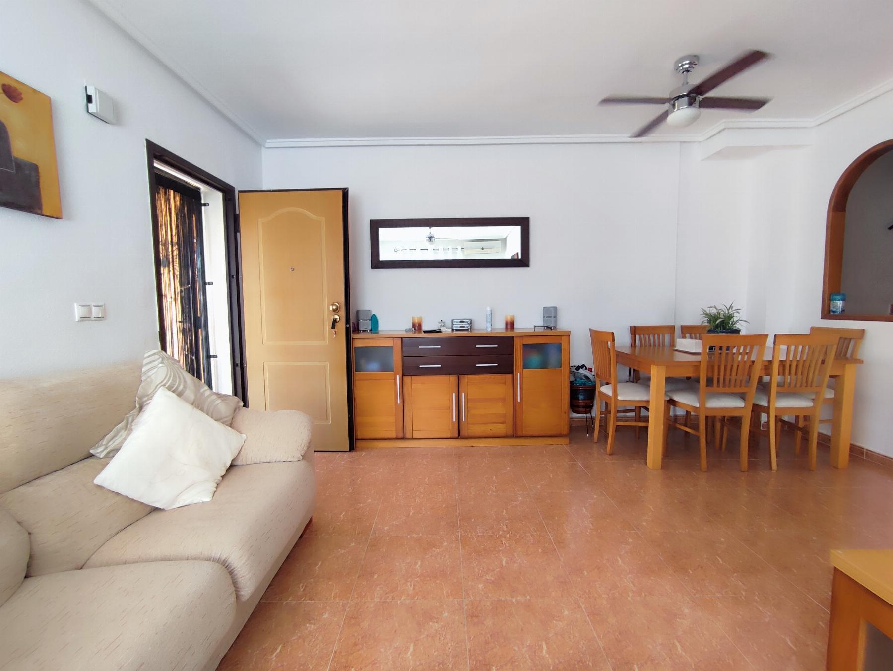 Dúplex con piscina privada en Los Altos: 3 dorm. y amplitud en Orihuela Costa