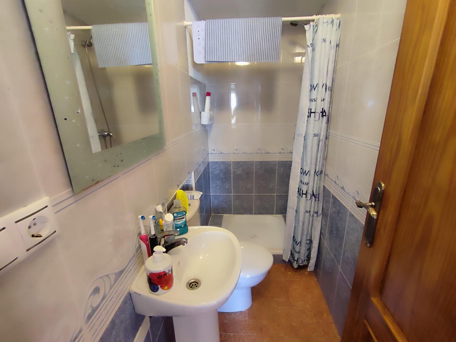 Dúplex con piscina privada en Los Altos: 3 dorm. y amplitud en Orihuela Costa