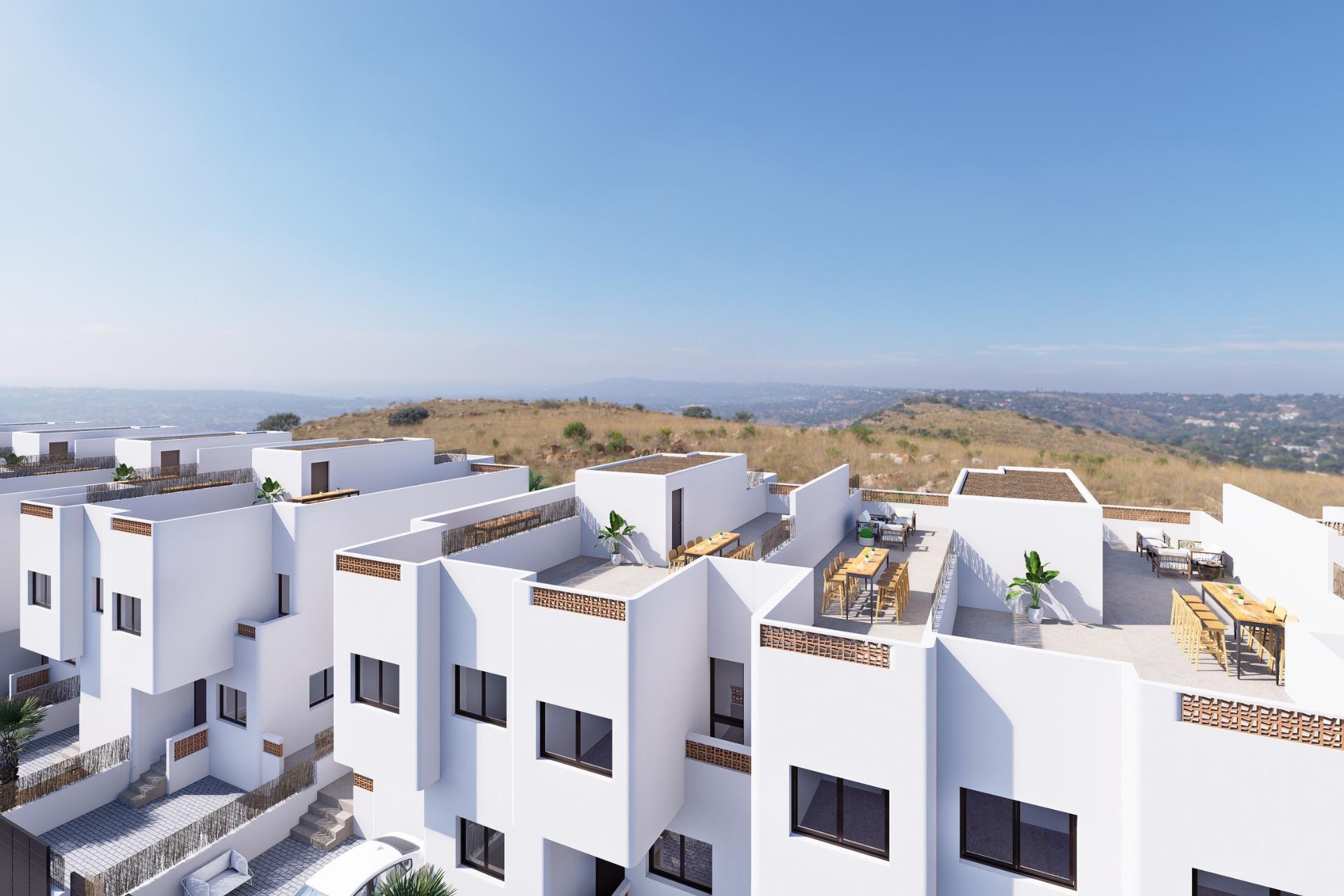Chalet de obra nueva con piscina privada en Dolores — 3 dorm. y diseño moderno