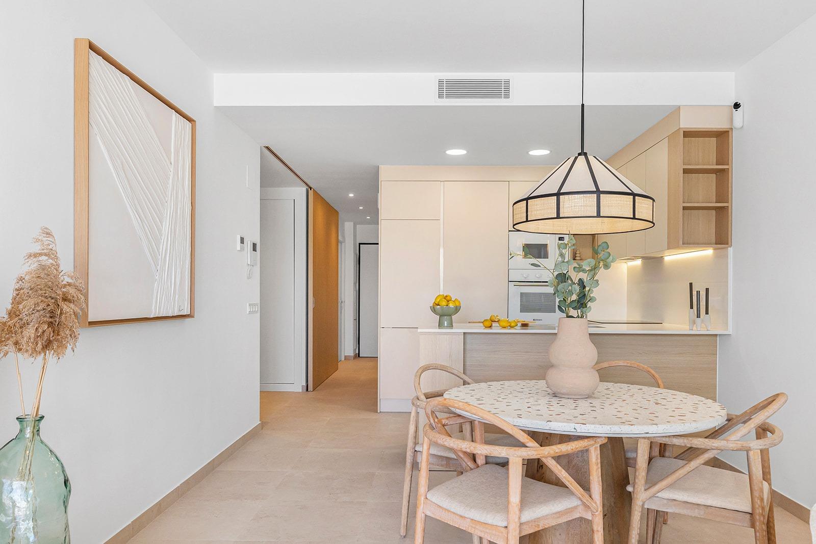 Chalet de obra nueva con piscina privada en Dolores — 3 dorm. y diseño moderno