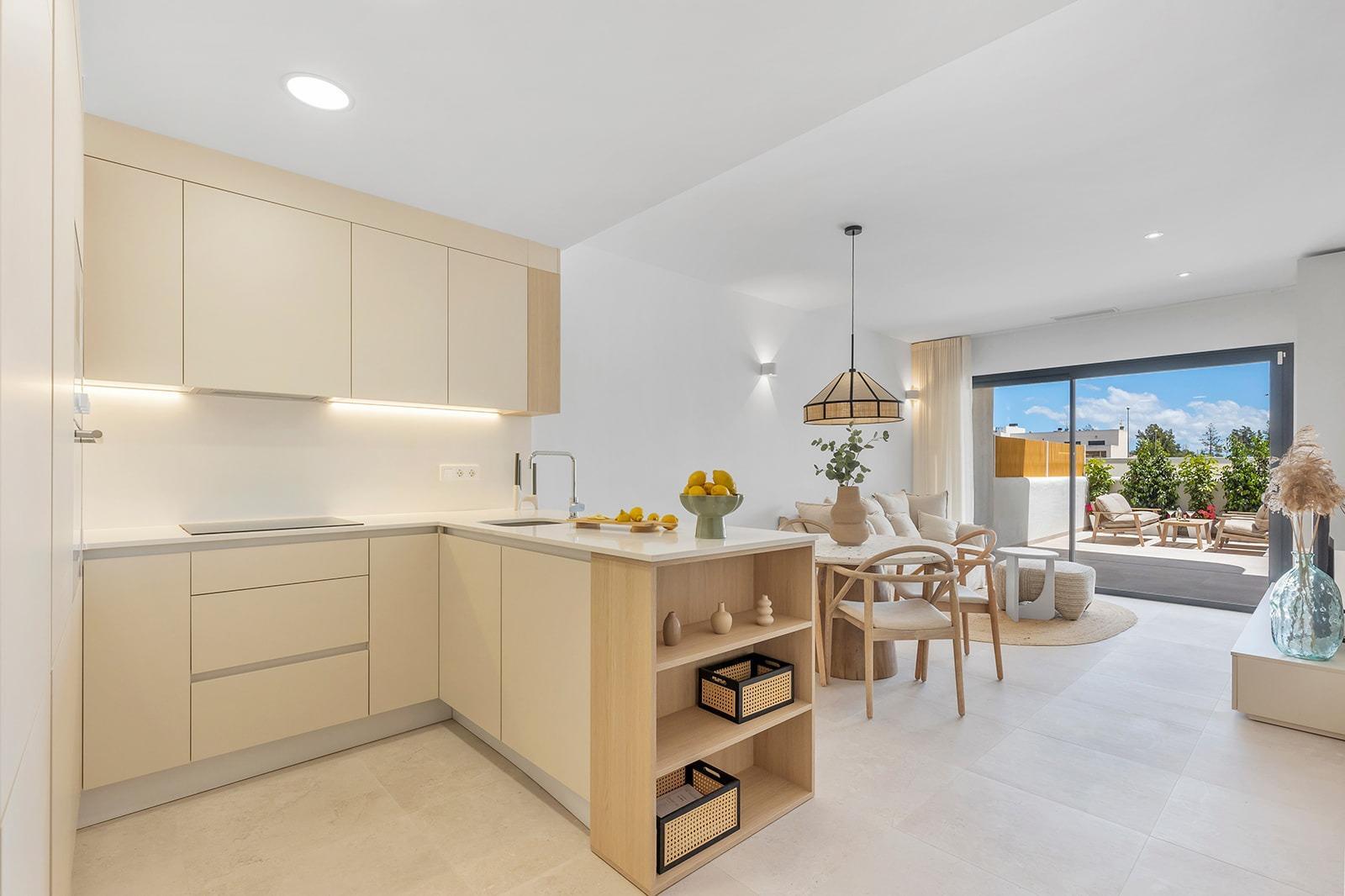 Chalet de obra nueva con piscina privada en Dolores — 3 dorm. y diseño moderno