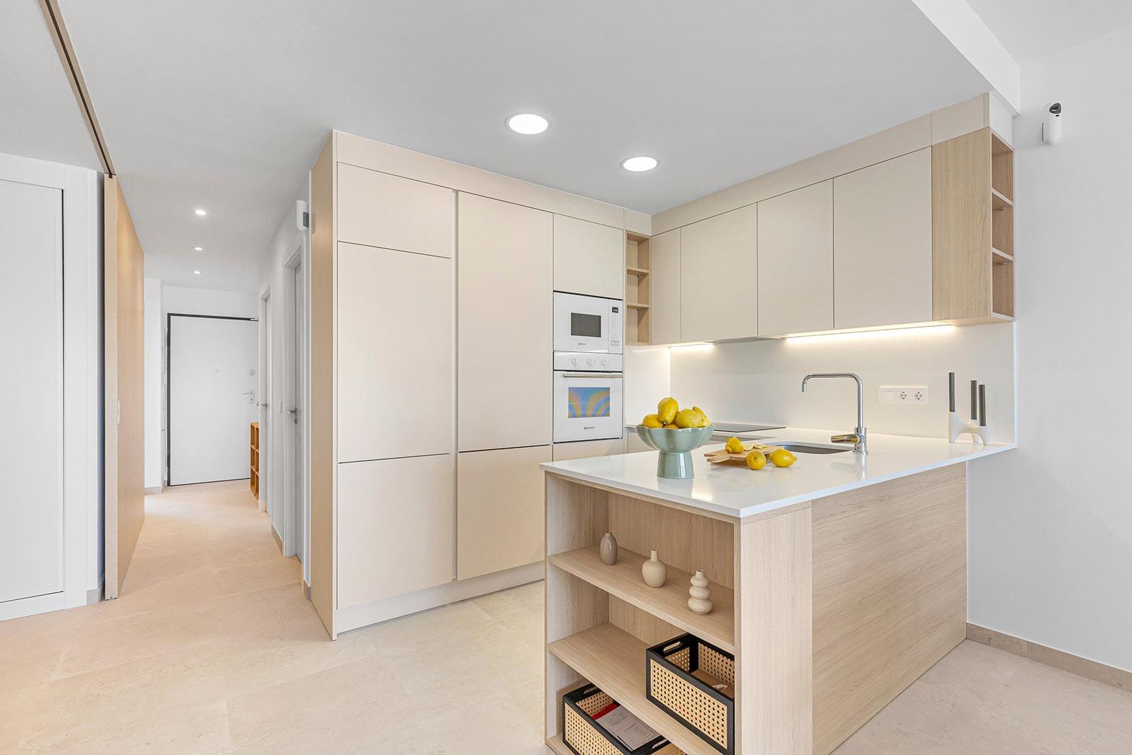 Chalet de obra nueva con piscina privada en Dolores — 3 dorm. y diseño moderno