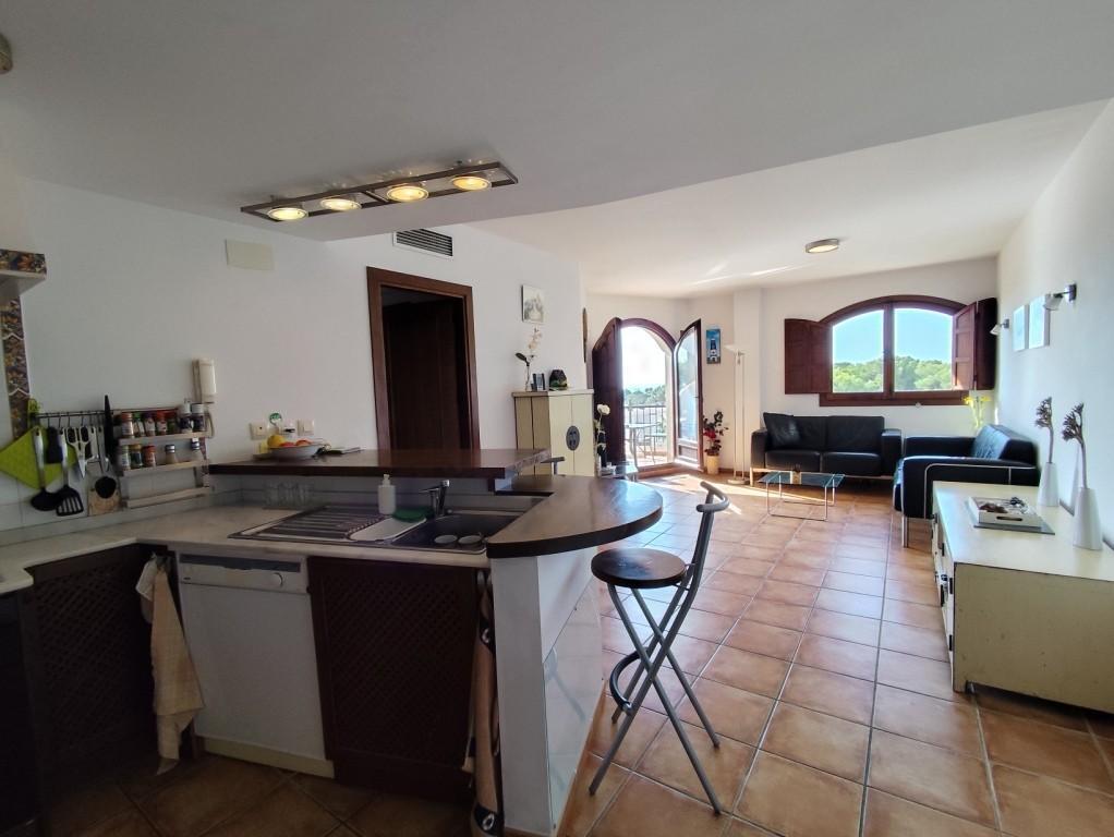 Ático en Punta Prima con solárium privado y vistas al mar — 160 m²