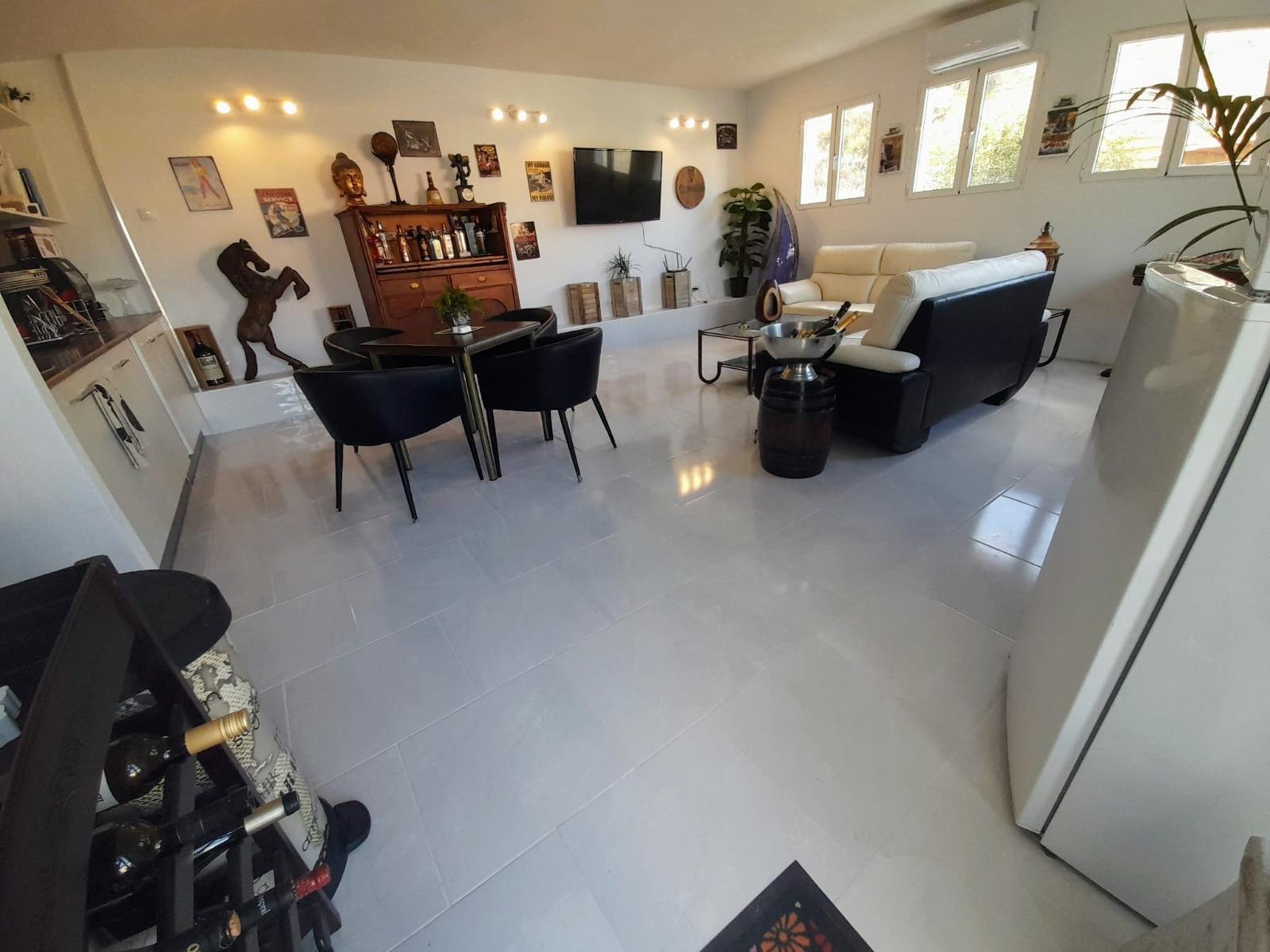 Chalet moderno en Ciudad Quesada con 6 dorm., piscina privada y 1.000 m² de parcela