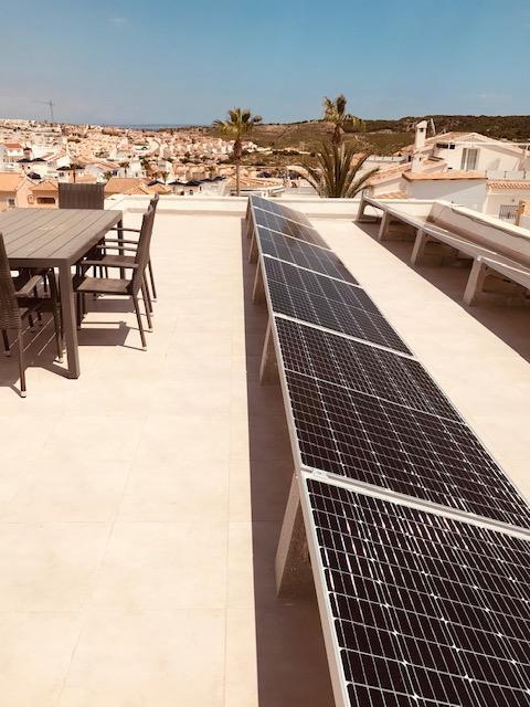 Chalet moderno en Ciudad Quesada con 6 dorm., piscina privada y 1.000 m² de parcela