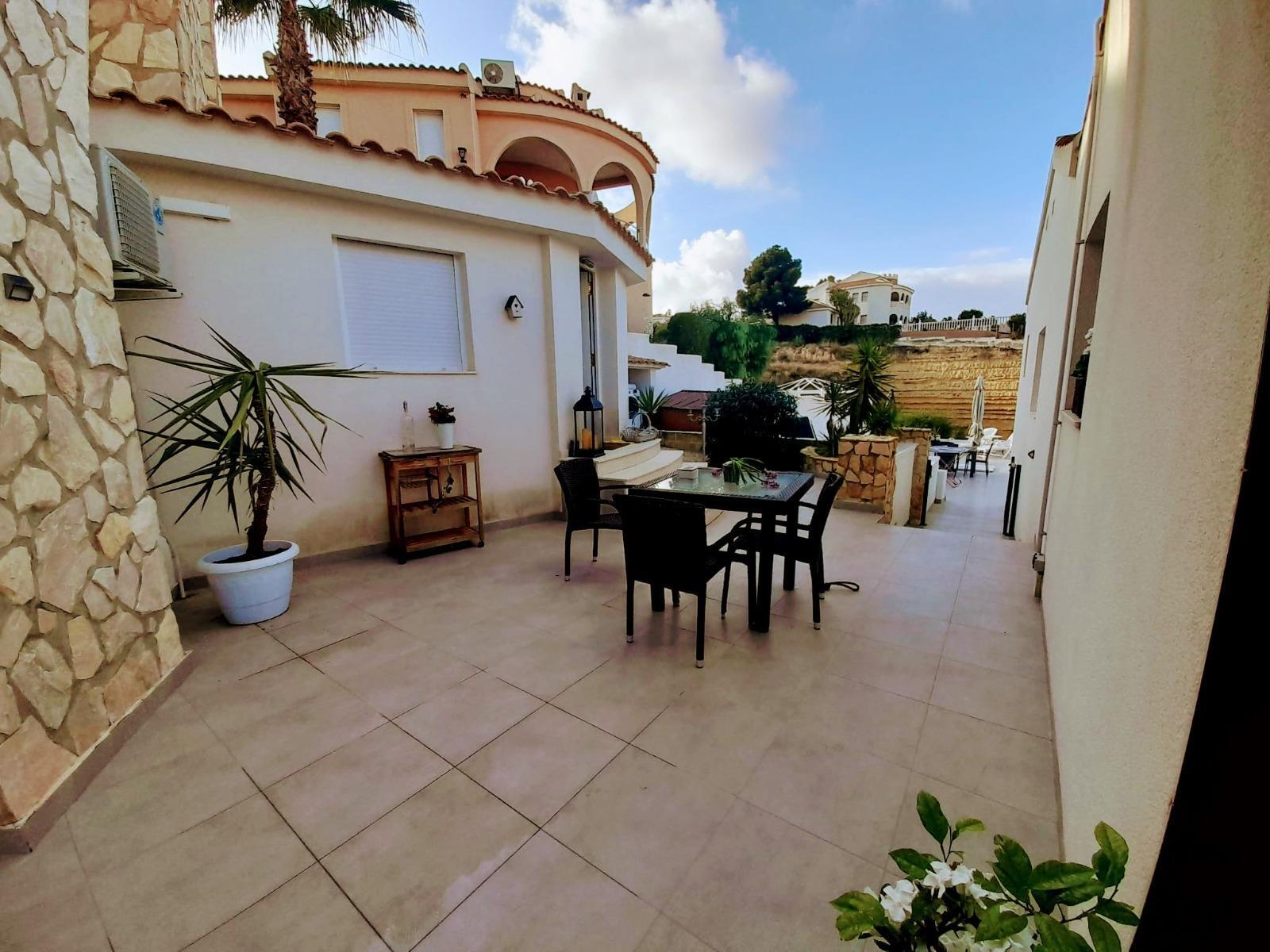 Chalet moderno en Ciudad Quesada con 6 dorm., piscina privada y 1.000 m² de parcela