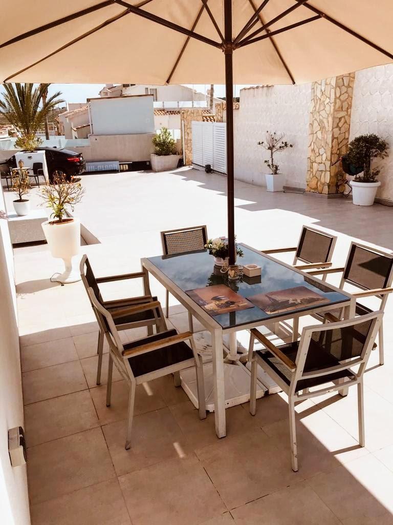Chalet moderno en Ciudad Quesada con 6 dorm., piscina privada y 1.000 m² de parcela