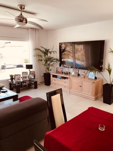 Chalet moderno en Ciudad Quesada con 6 dorm., piscina privada y 1.000 m² de parcela