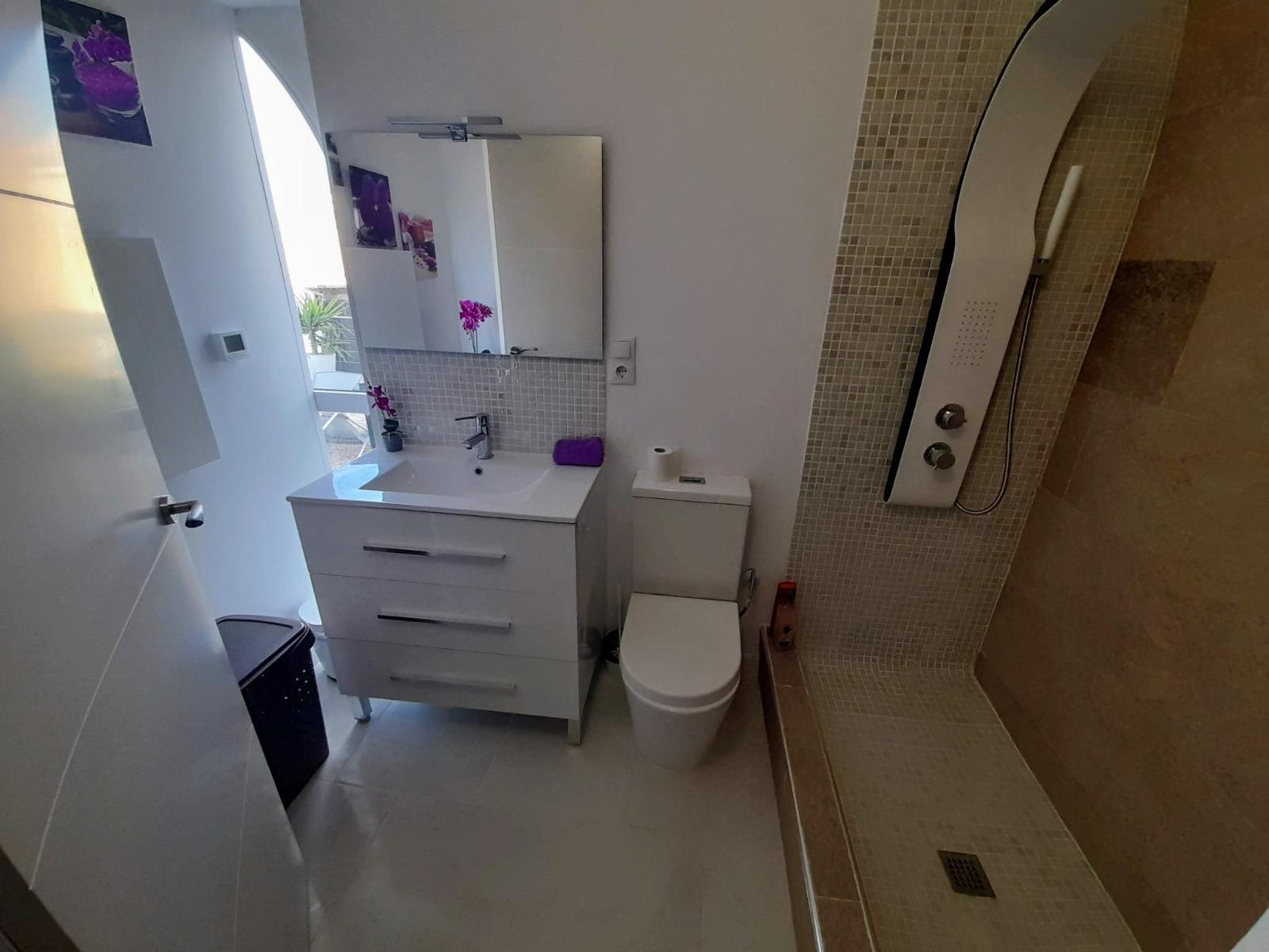 Chalet moderno en Ciudad Quesada con 6 dorm., piscina privada y 1.000 m² de parcela