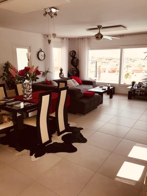 Chalet moderno en Ciudad Quesada con 6 dorm., piscina privada y 1.000 m² de parcela