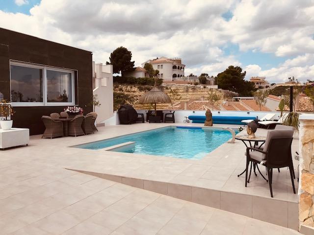 Chalet moderno en Ciudad Quesada con 6 dorm., piscina privada y 1.000 m² de parcela
