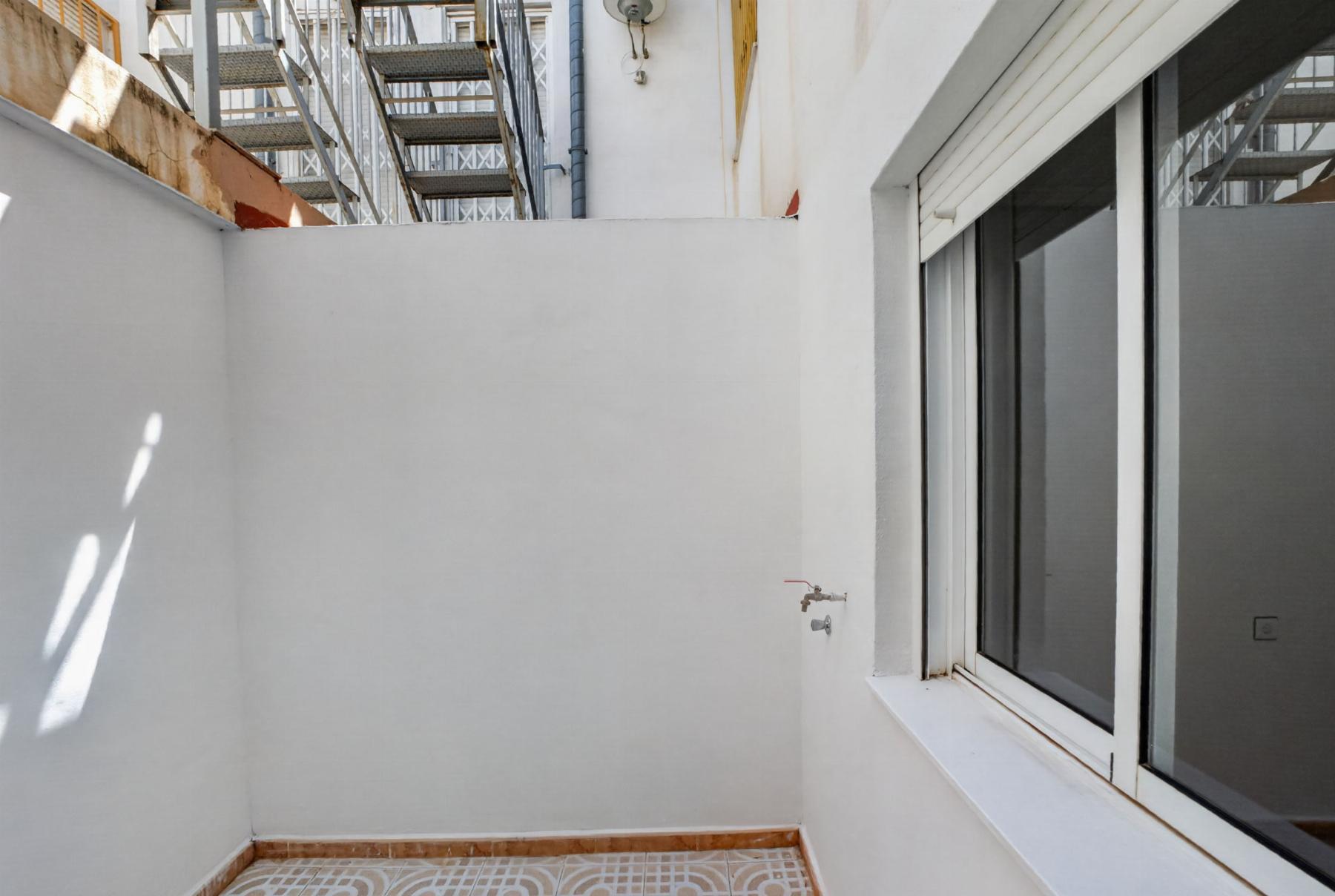 Bungalow bajo con porche privado y piscina en Altos de Limonar, Torrevieja