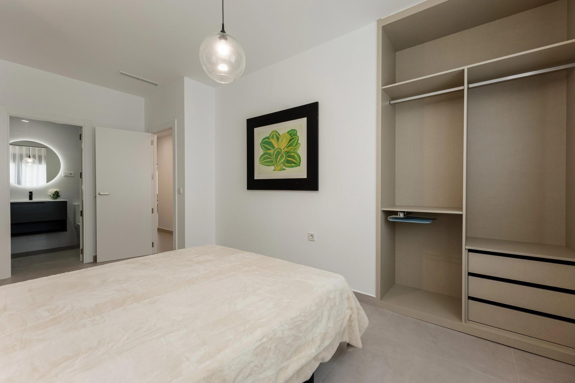 Apartamento con jardín y licencia turística en Villajoyosa — 3 dorm. y 110 m²