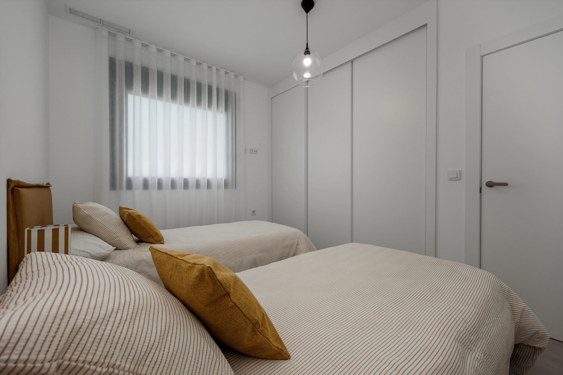 Apartamento con jardín y licencia turística en Villajoyosa — 3 dorm. y 110 m²