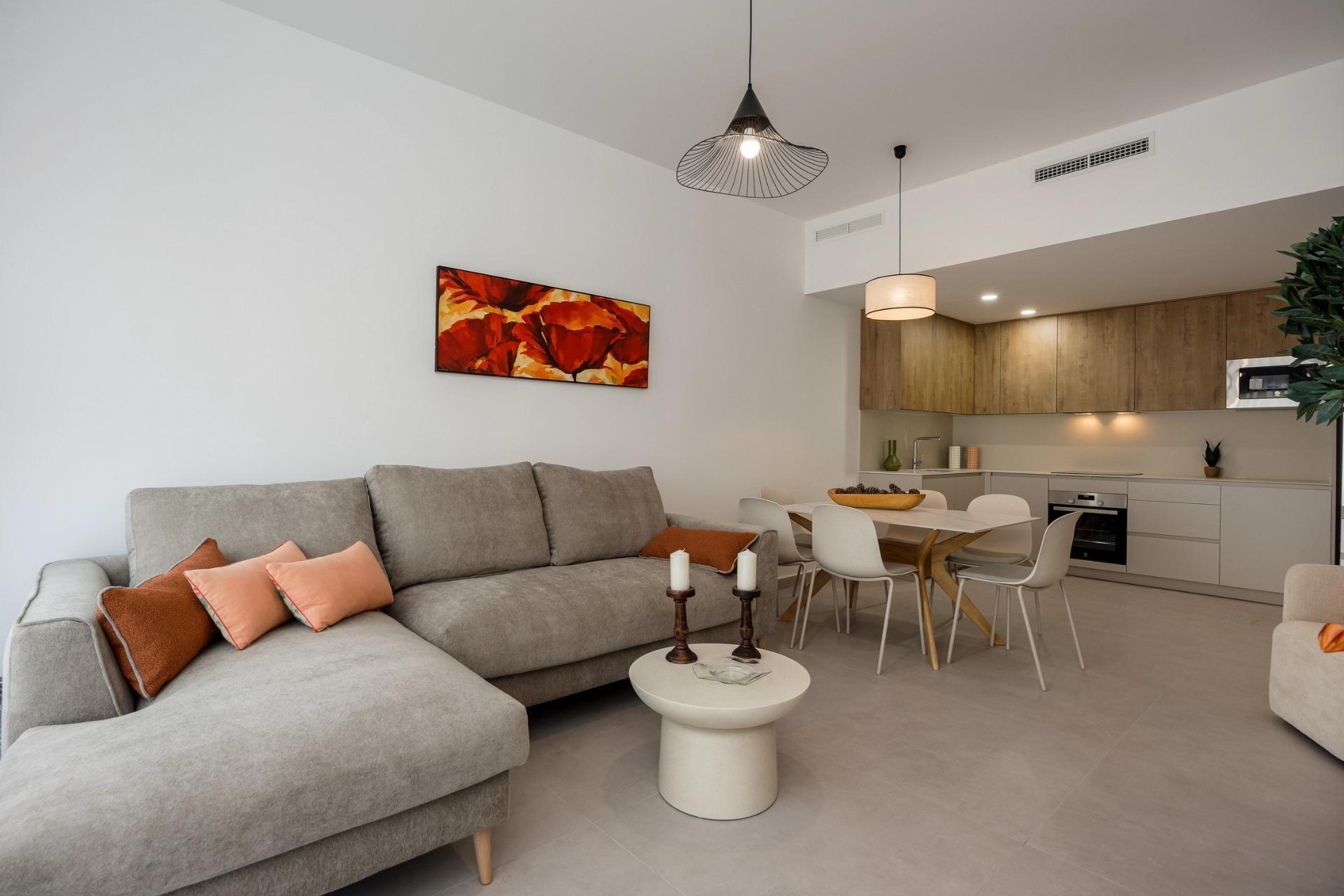 Apartamento con jardín y licencia turística en Villajoyosa — 3 dorm. y 110 m²