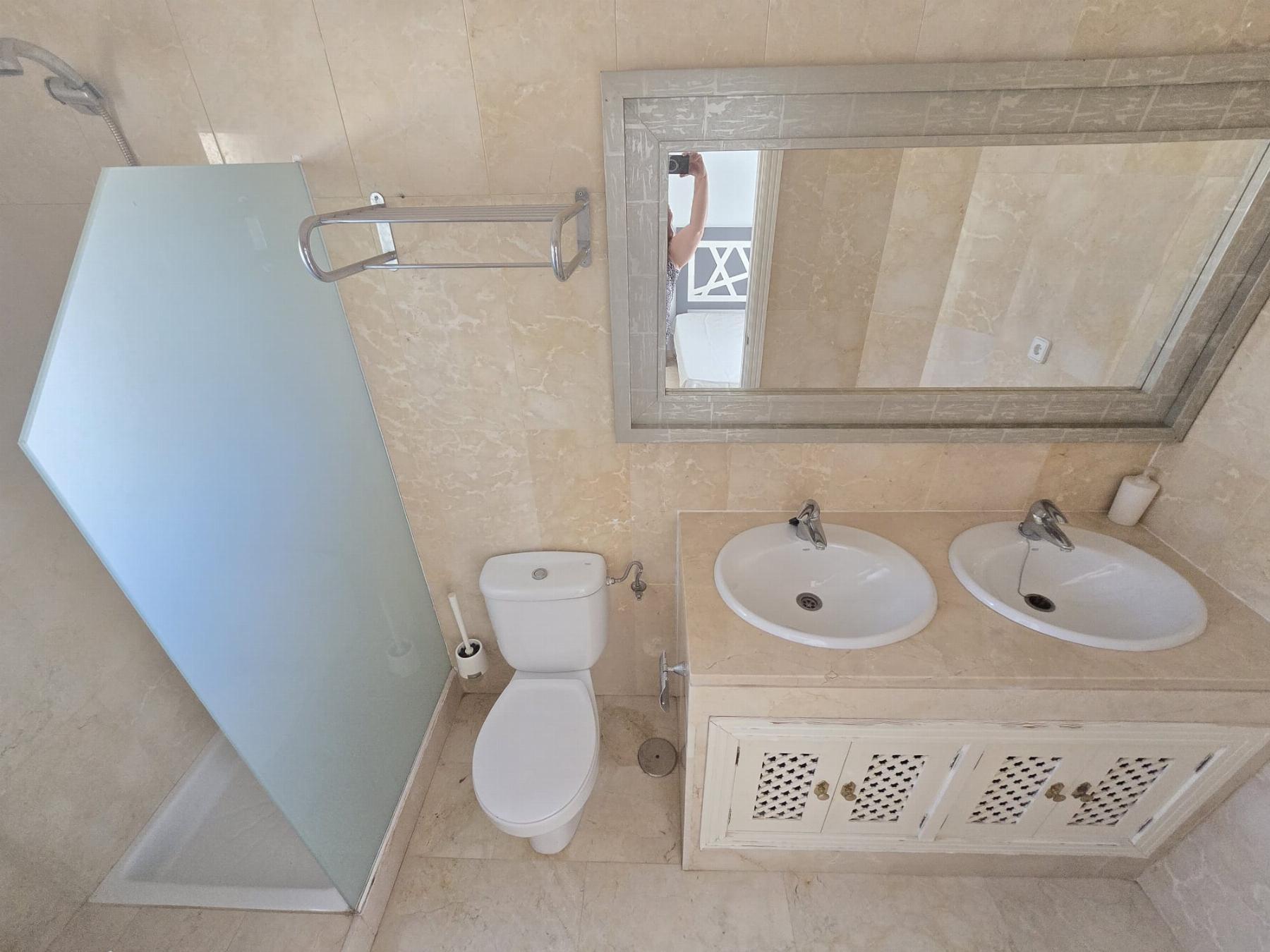 Villa en 1ª línea de Las Ramblas Golf con piscina privada y vistas panorámicas