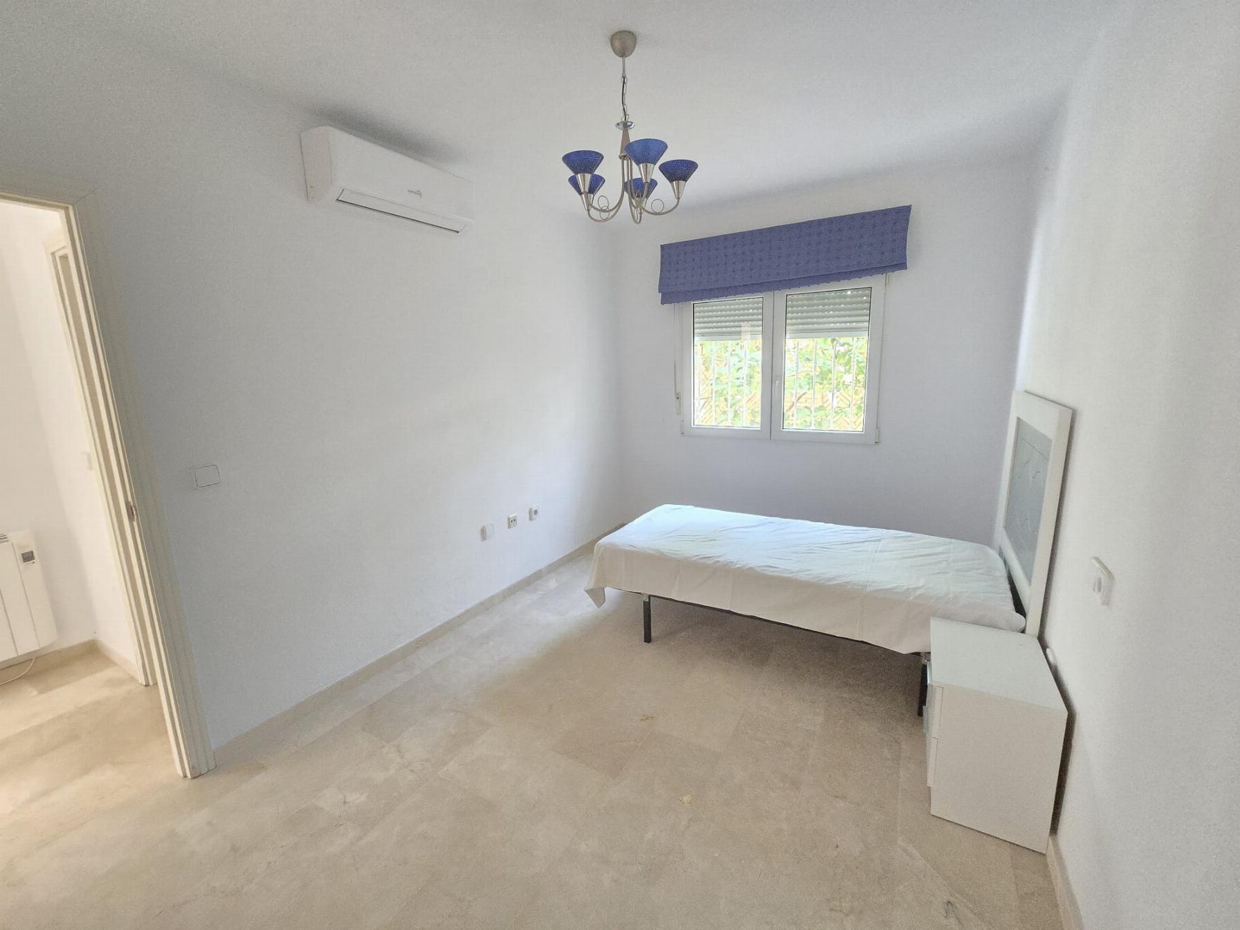 Villa en 1ª línea de Las Ramblas Golf con piscina privada y vistas panorámicas