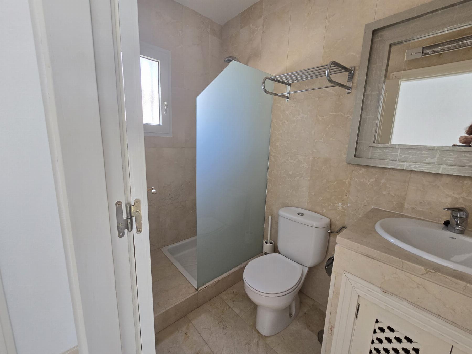 Villa en 1ª línea de Las Ramblas Golf con piscina privada y vistas panorámicas