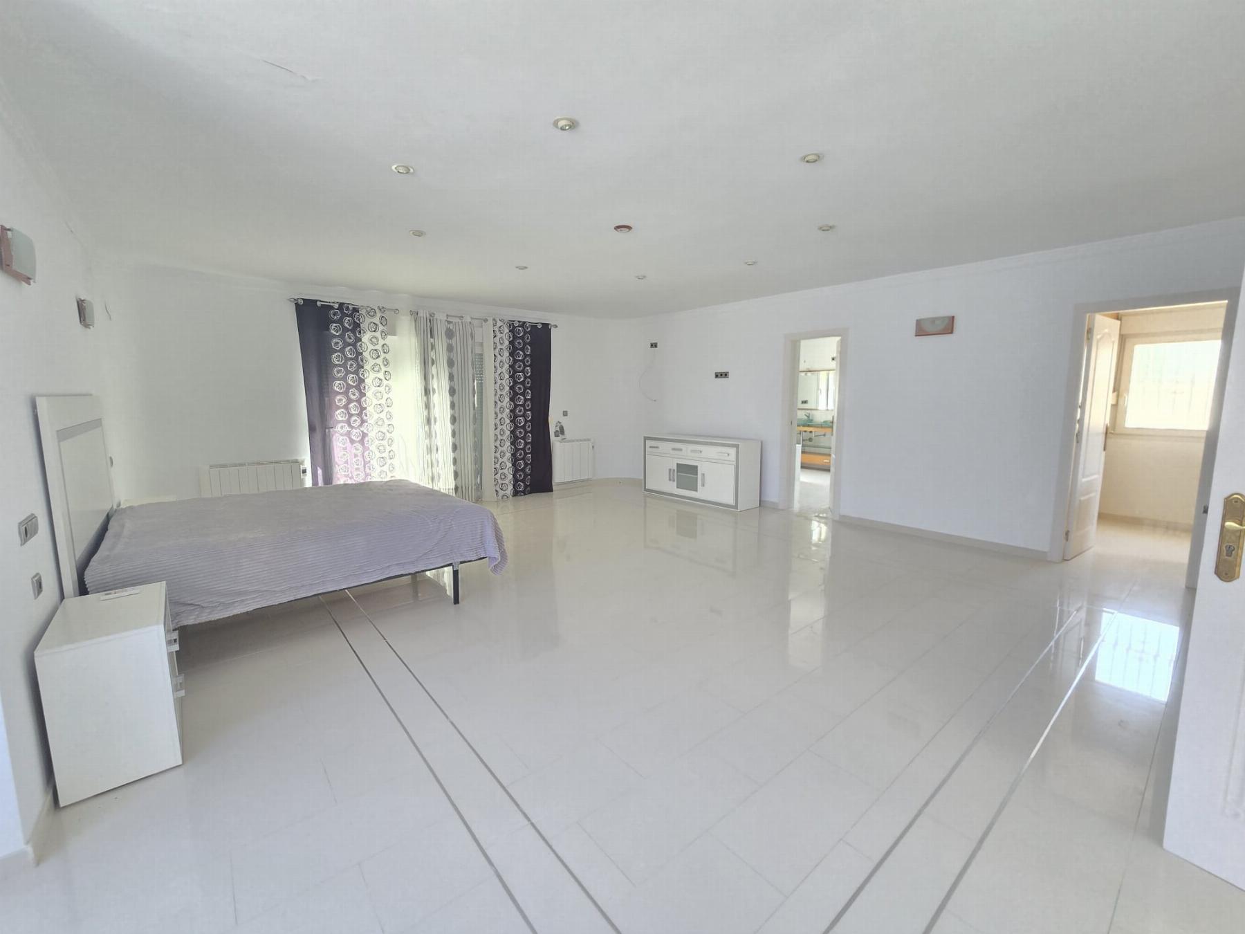 Villa en 1ª línea de Las Ramblas Golf con piscina privada y vistas panorámicas
