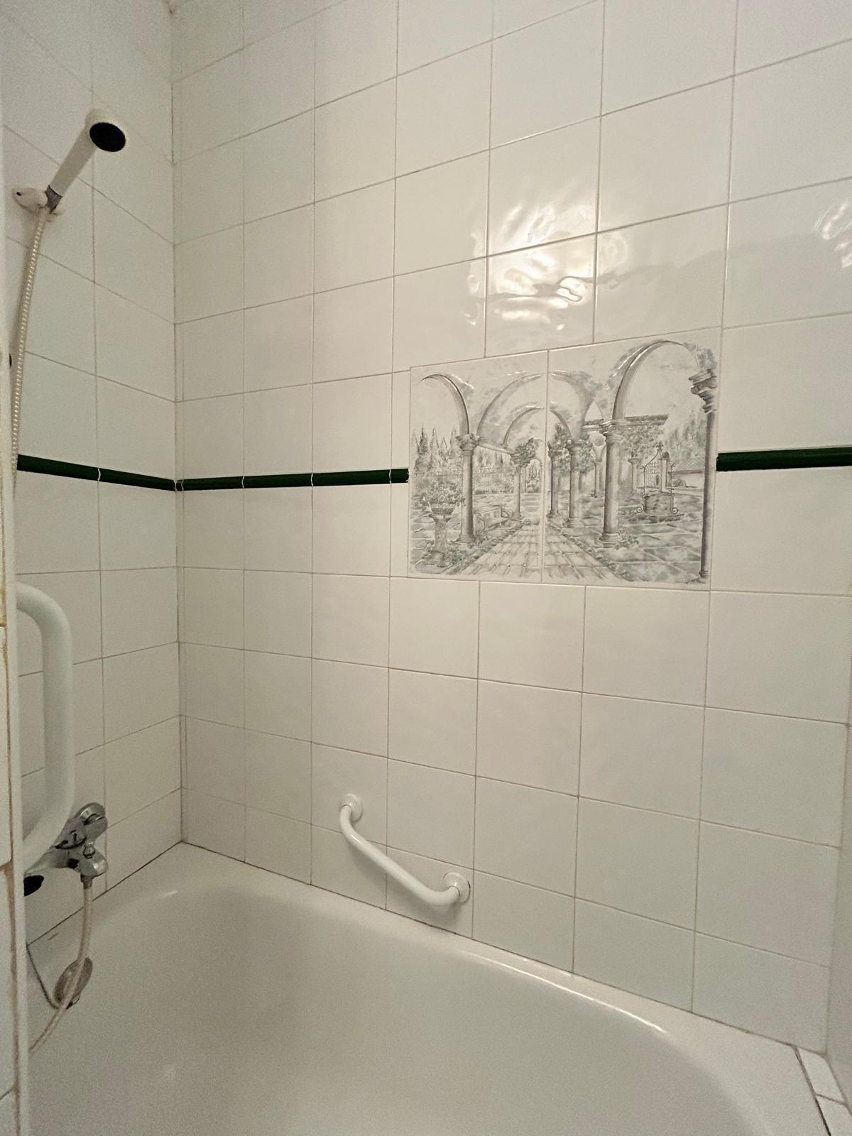 Bungalow con piscina privada en La Florida — 2 hab. y solárium en Orihuela Costa