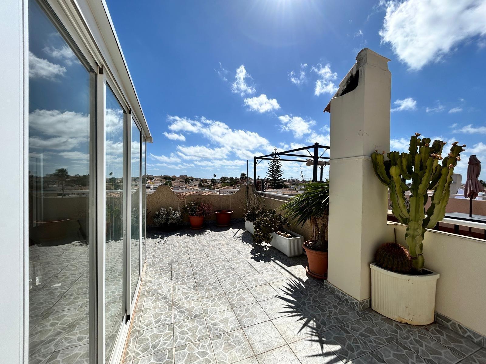 Bungalow con piscina privada en La Florida — 2 hab. y solárium en Orihuela Costa
