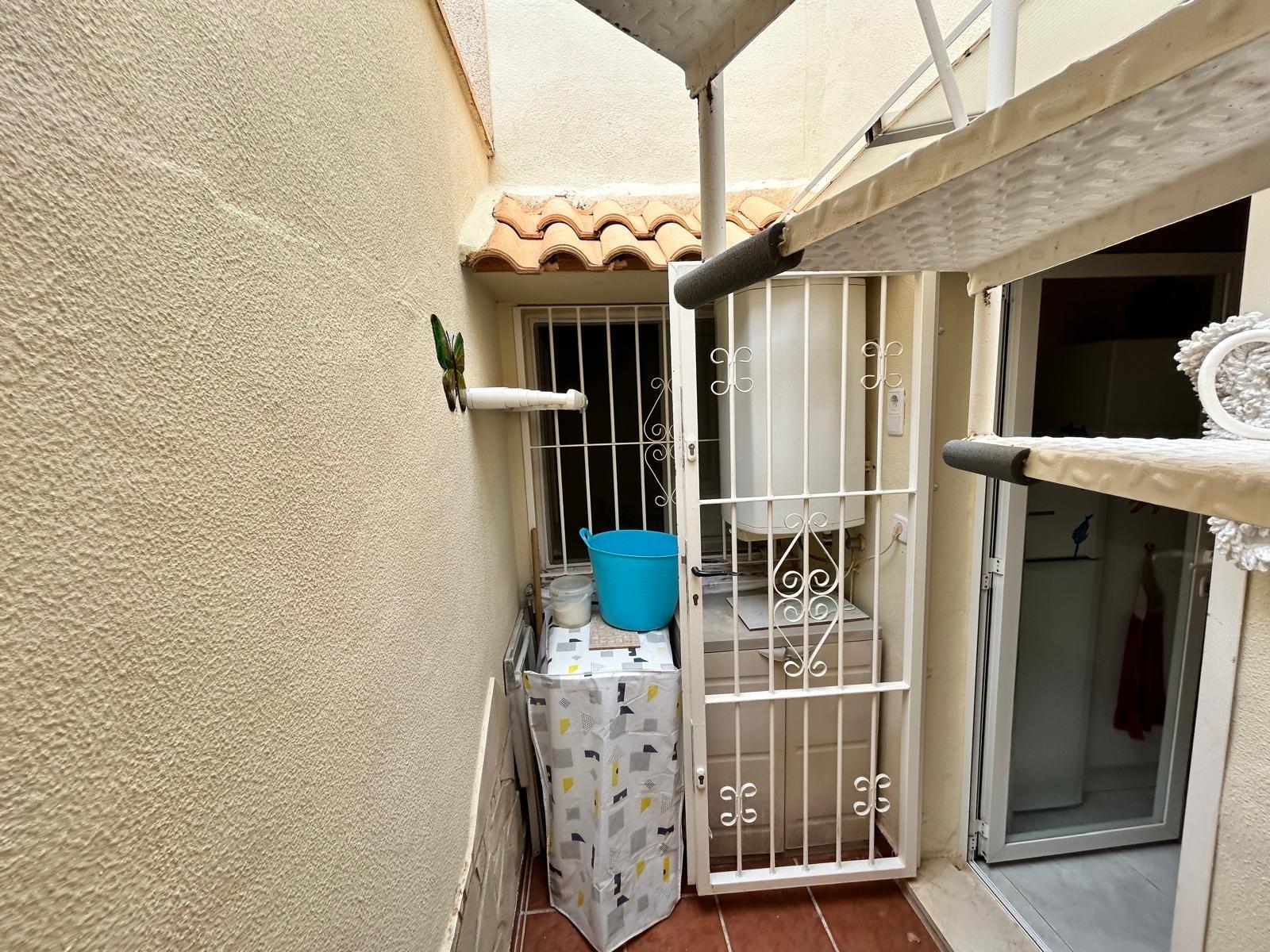 Bungalow con piscina privada en La Florida — 2 hab. y solárium en Orihuela Costa