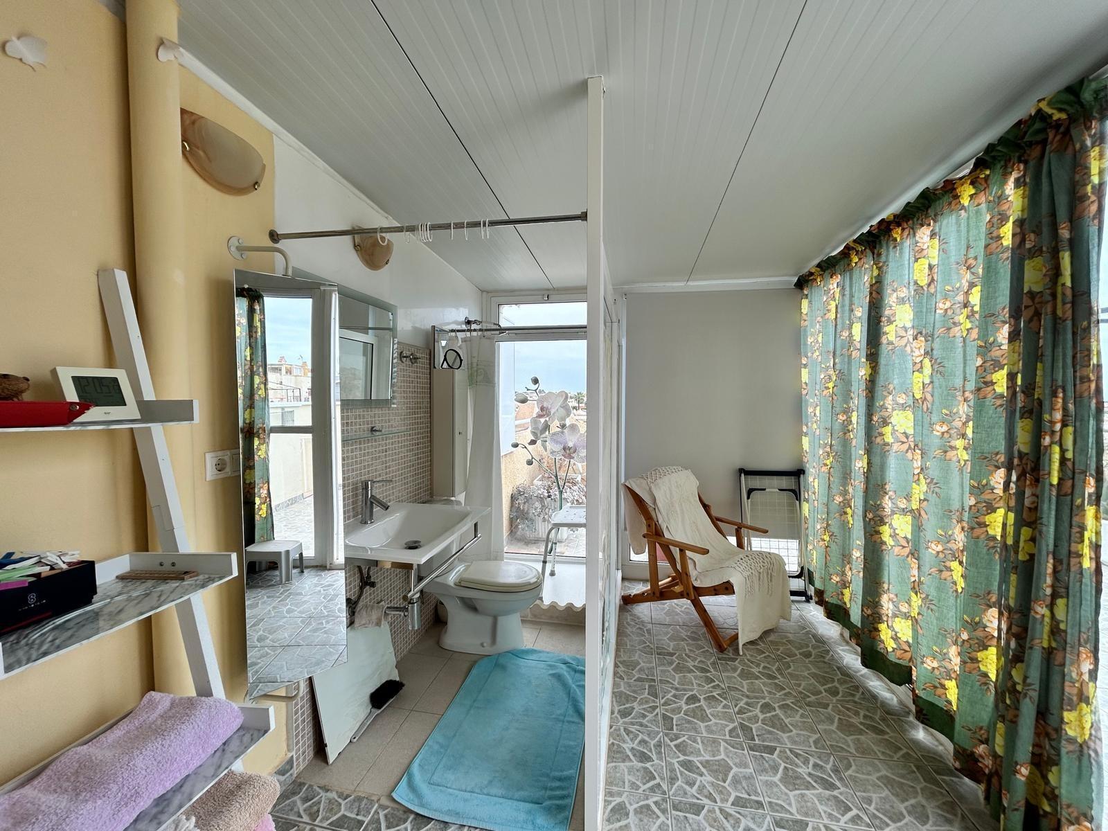 Bungalow con piscina privada en La Florida — 2 hab. y solárium en Orihuela Costa