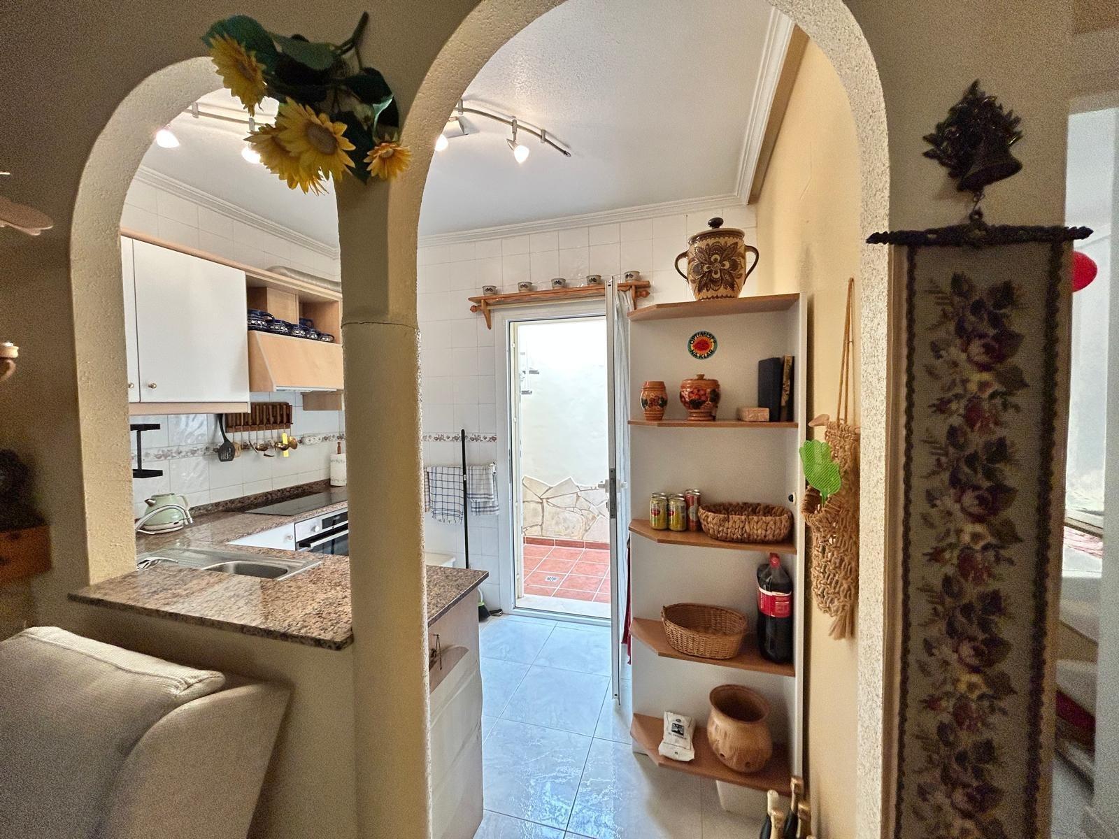 Bungalow con piscina privada en La Florida — 2 hab. y solárium en Orihuela Costa