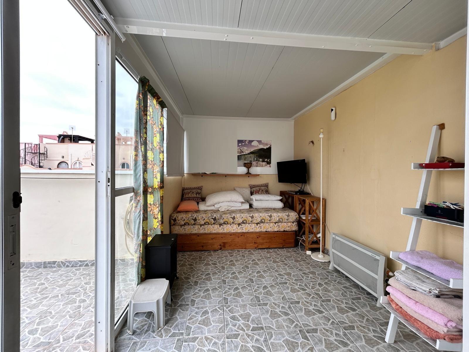 Bungalow con piscina privada en La Florida — 2 hab. y solárium en Orihuela Costa