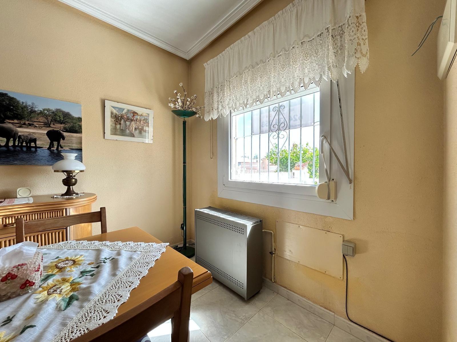 Bungalow con piscina privada en La Florida — 2 hab. y solárium en Orihuela Costa