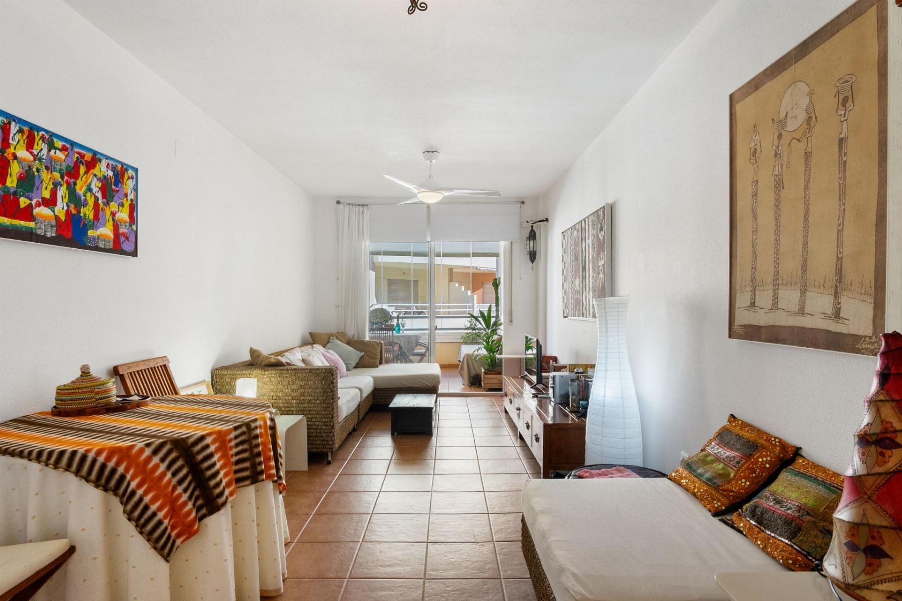 Apartamento con piscina privada y terraza en Dehesa de Campoamor — 3 dorm.